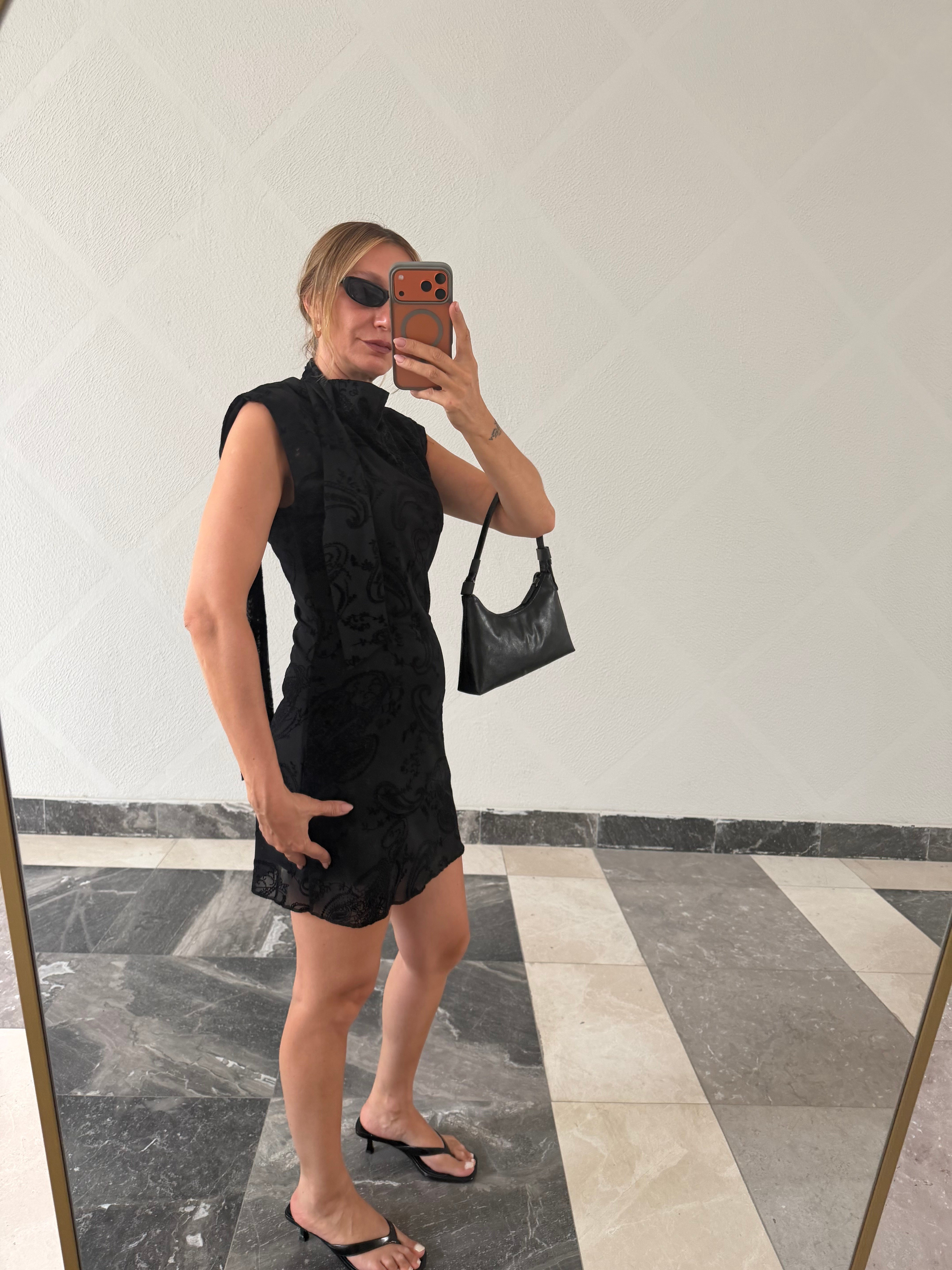 Barok Siyah Fularlı Nefis Elbise