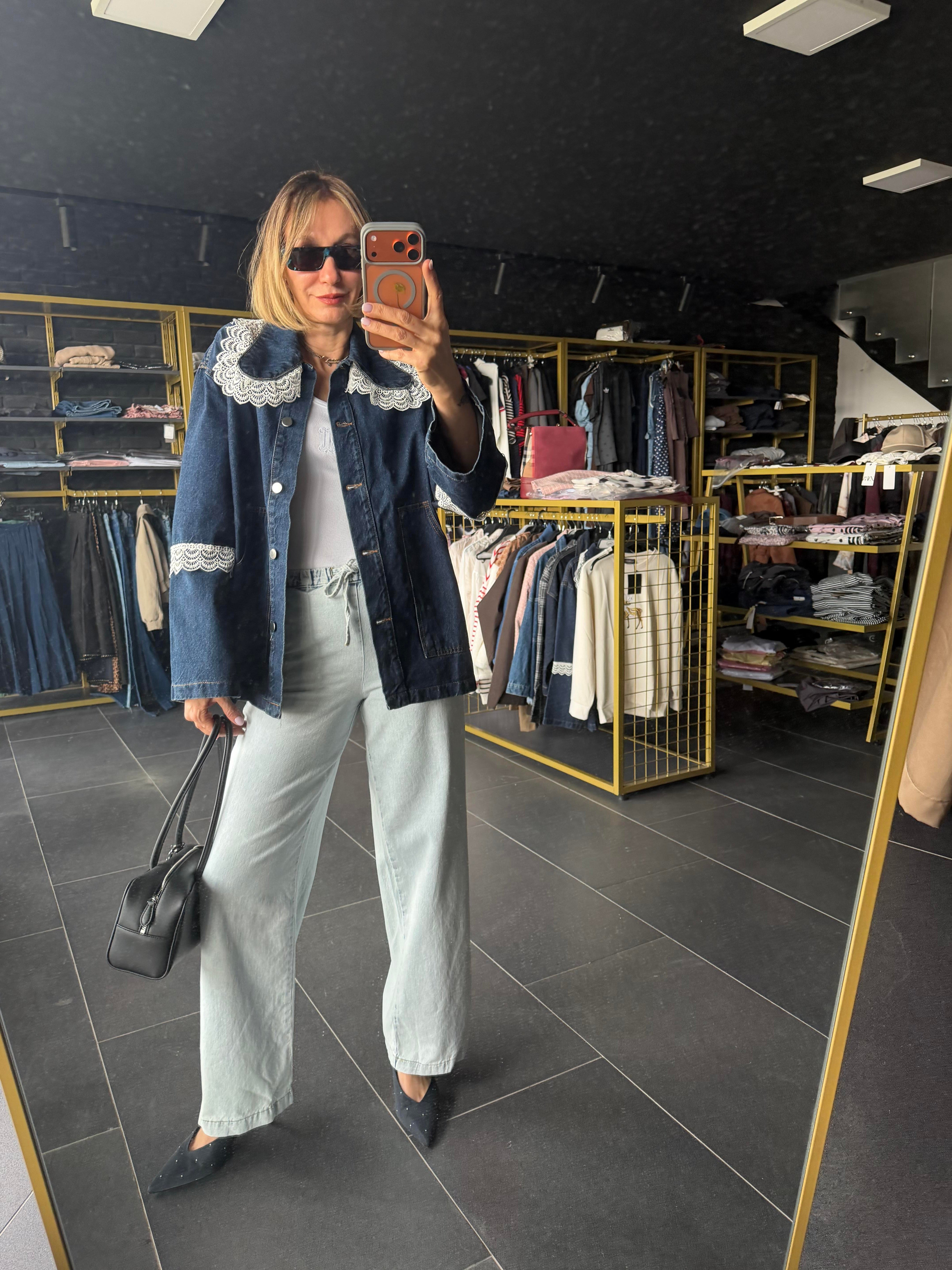 Bebe Yaka Dantel Detaylı Ceket