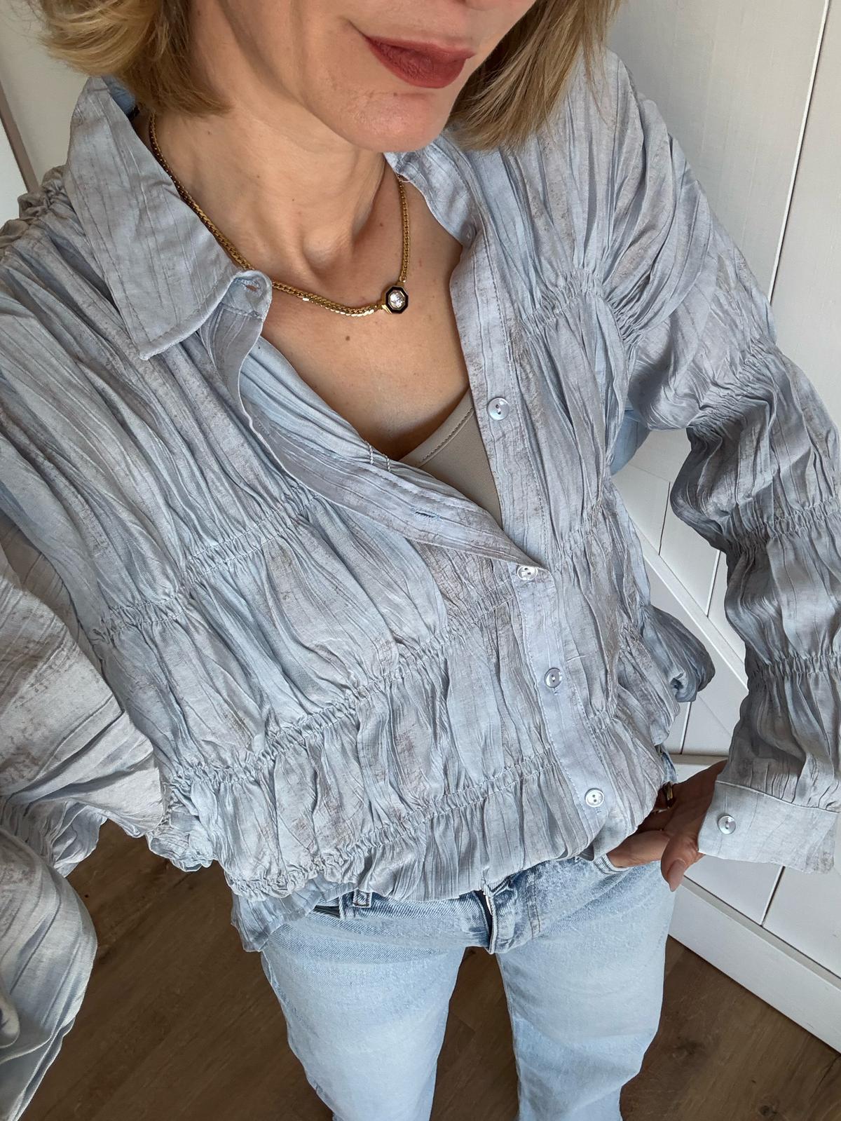 Bebek Mavi Kırışık Kumaşlı Dökümlü Gömlek