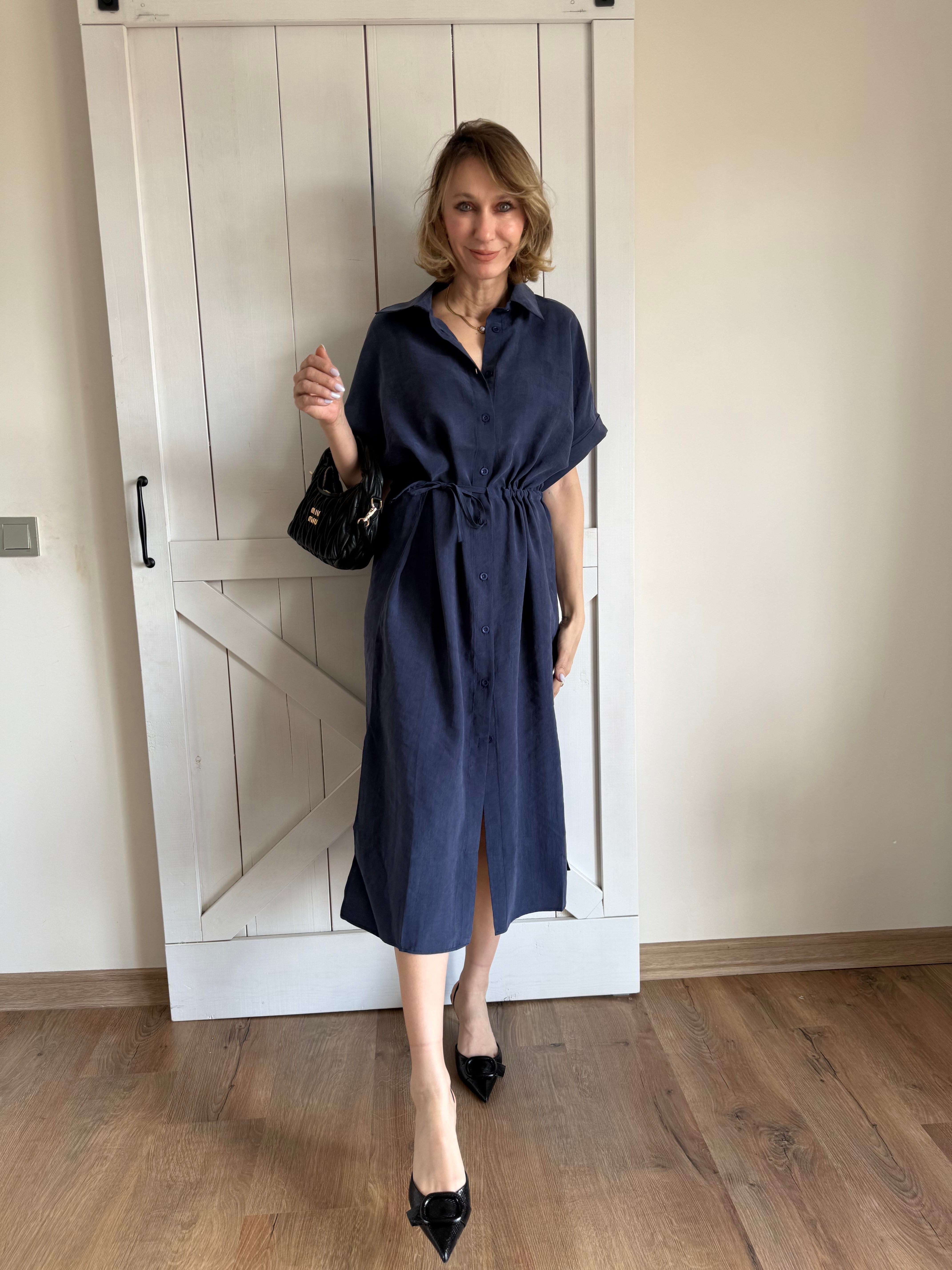 Belden Büzgü Detaylı Lacivert Elbise