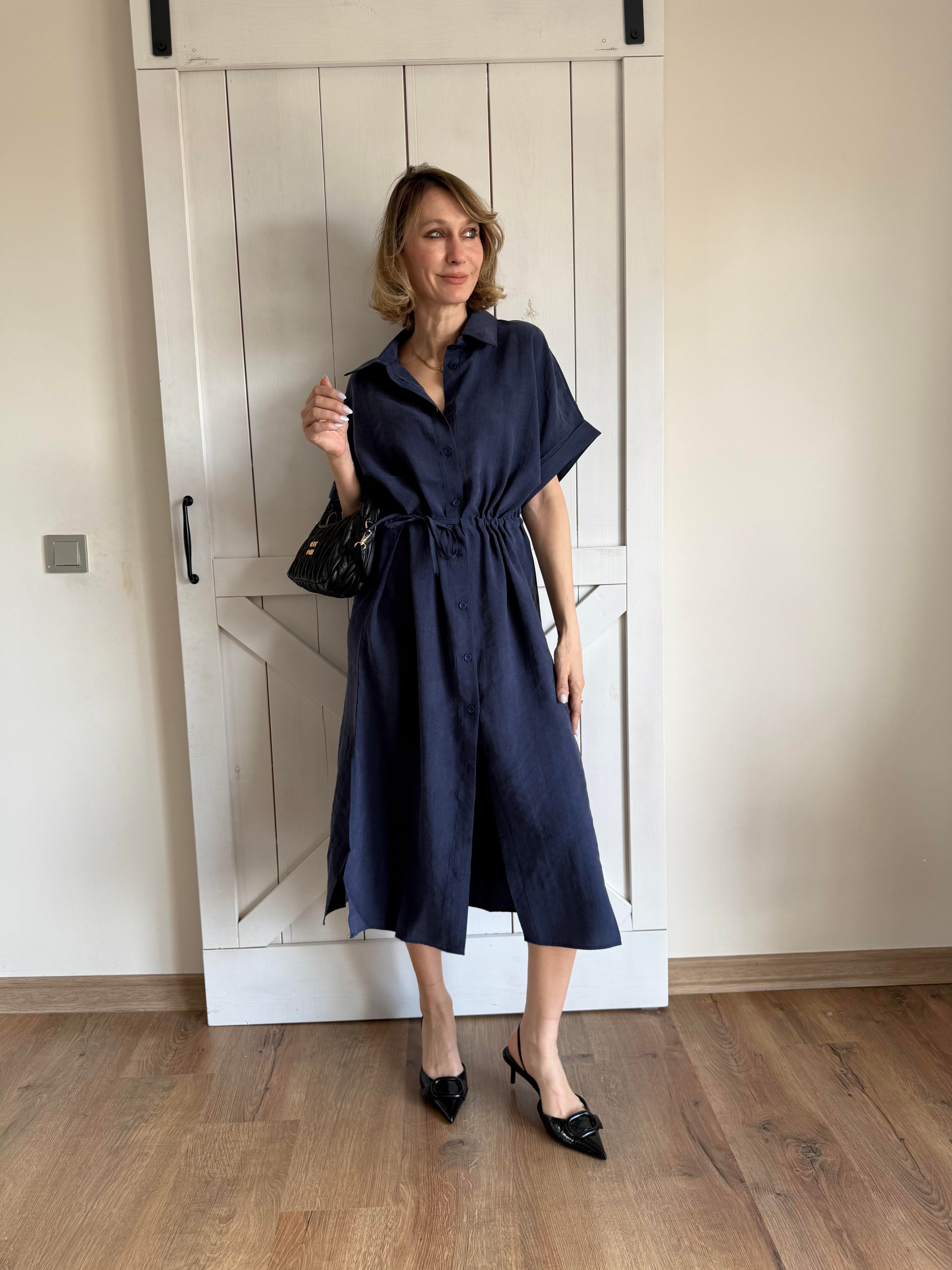 Belden Büzgü Detaylı Lacivert Elbise