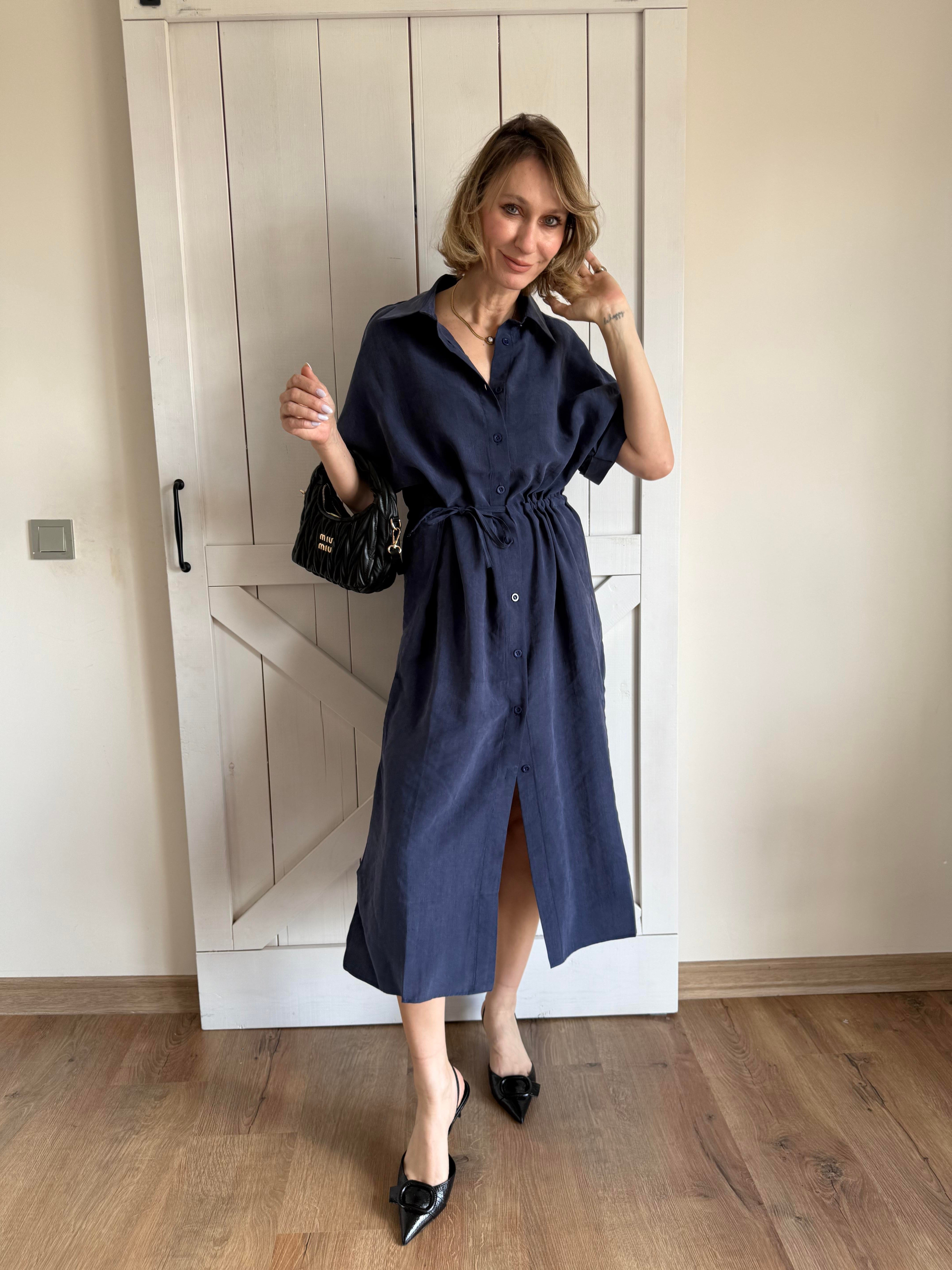 Belden Büzgü Detaylı Lacivert Elbise