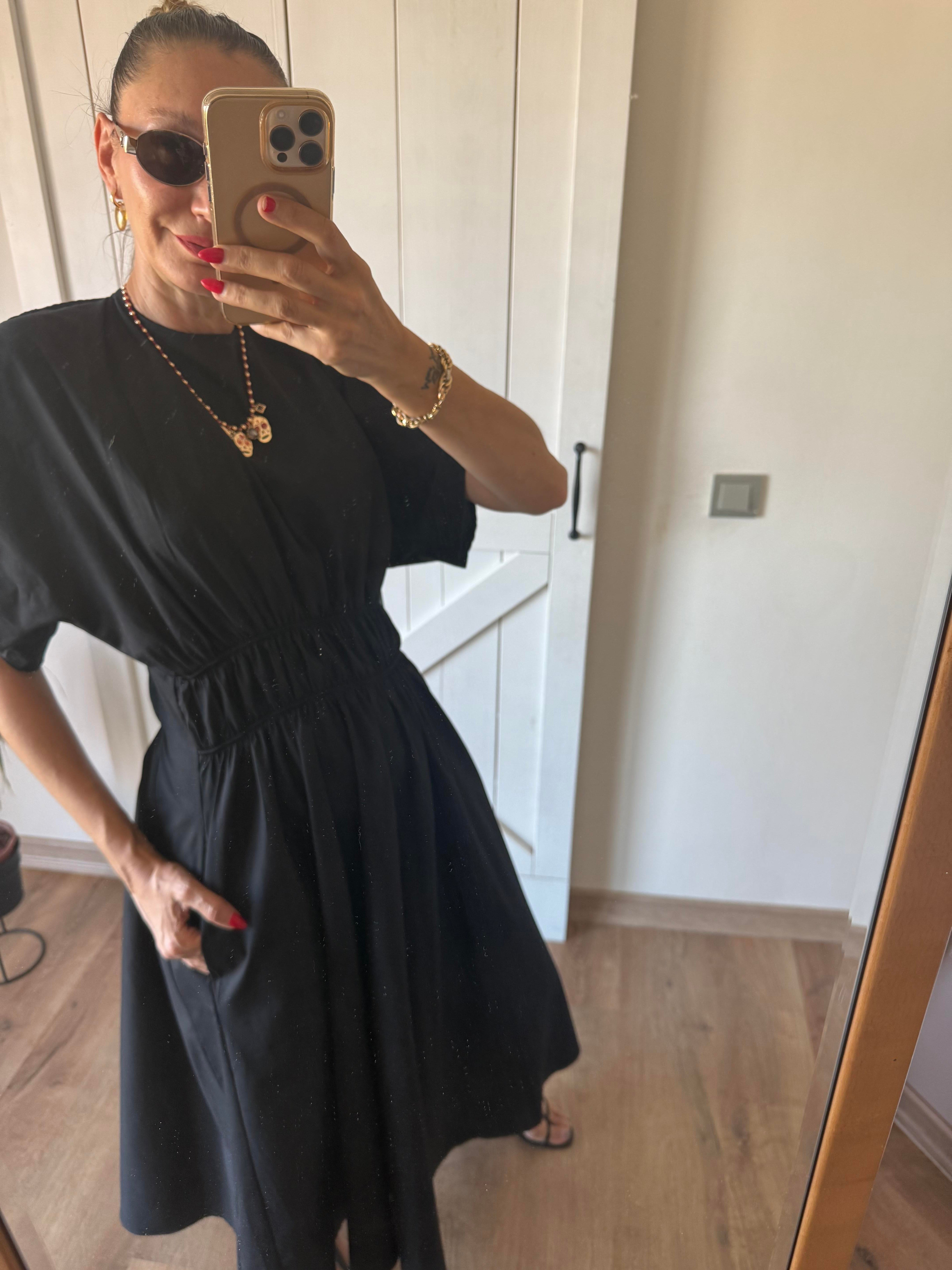 Beli Büzgülü Kos Siyah Elbise