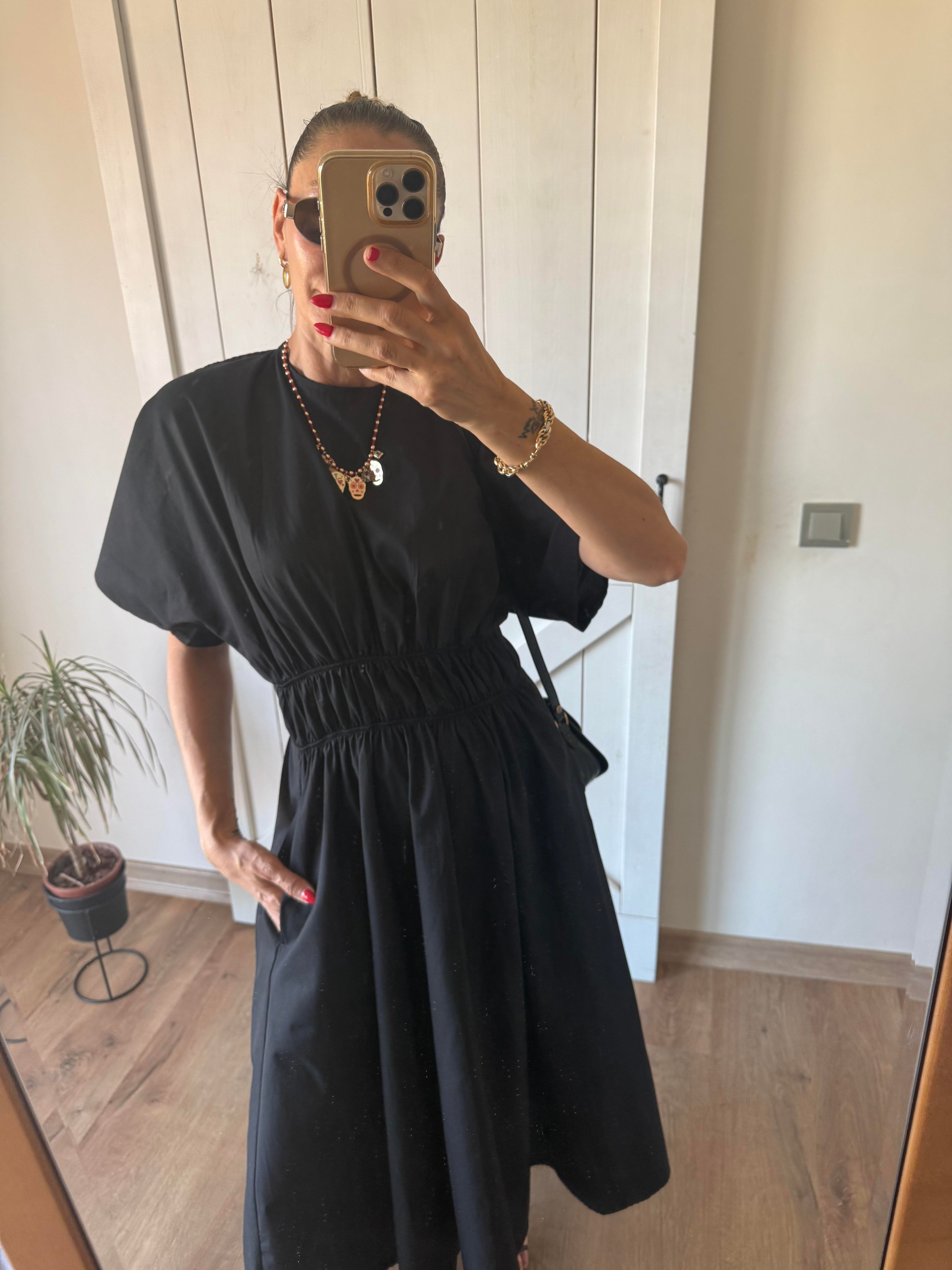 Beli Büzgülü Kos Siyah Elbise