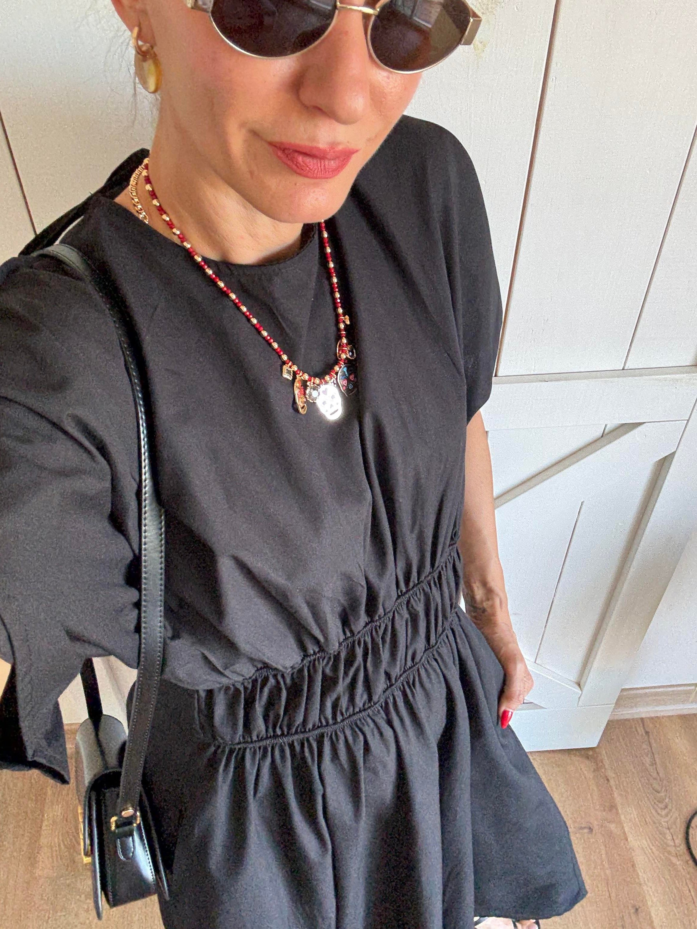 Beli Büzgülü Kos Siyah Elbise