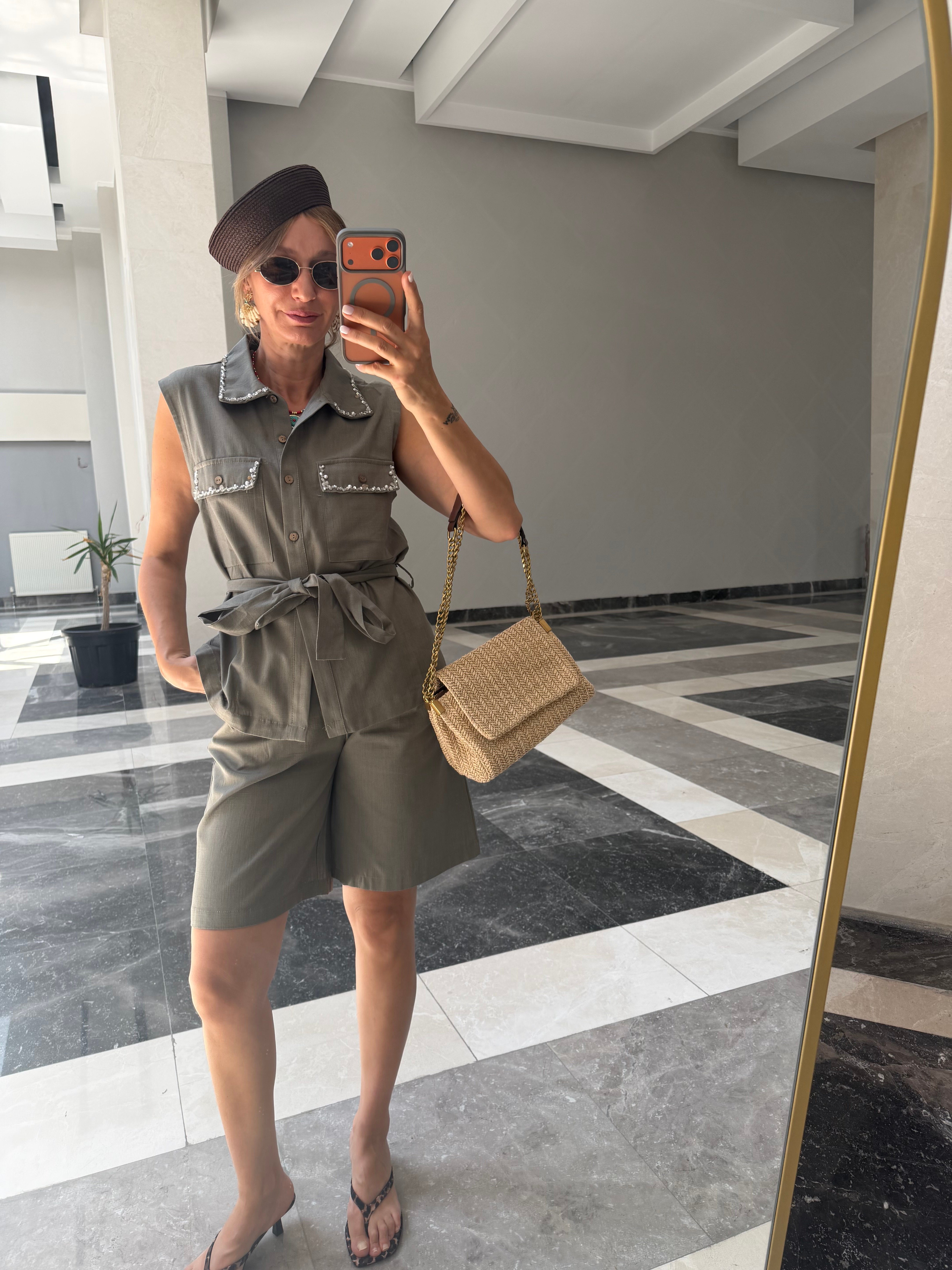 Bellagio Çağla Şortlu Yelekli Takı 