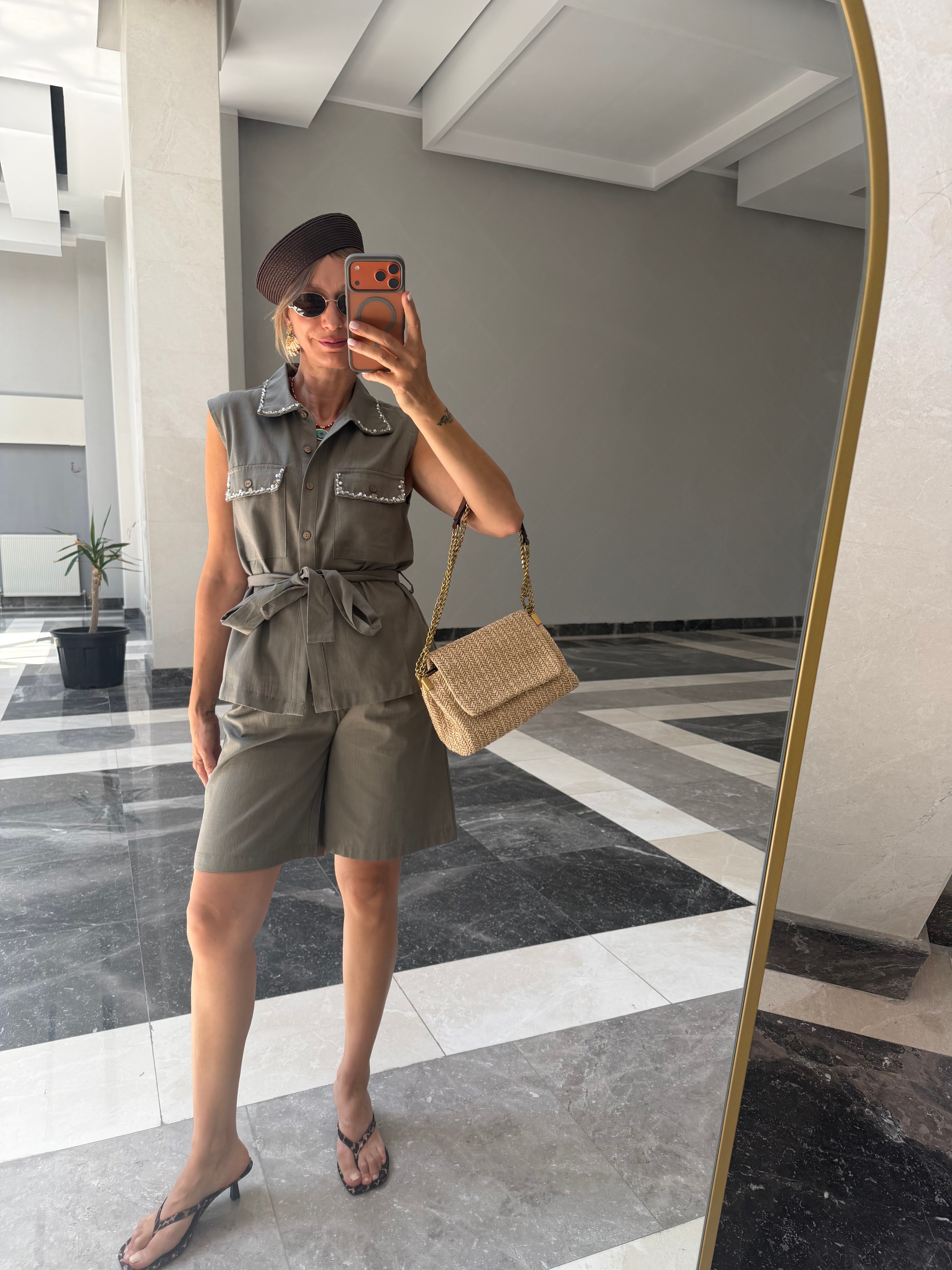 Bellagio Çağla Şortlu Yelekli Takı 
