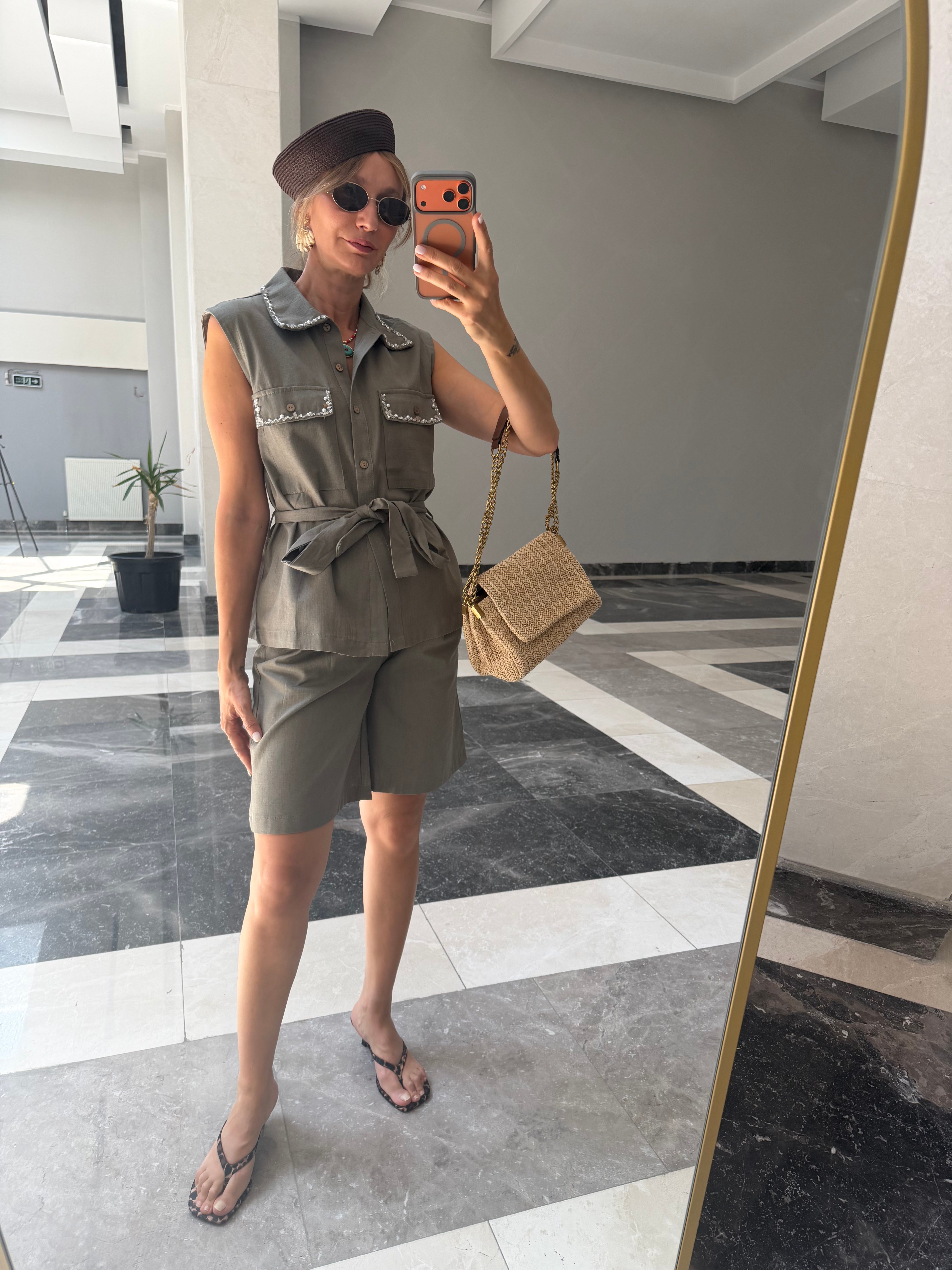 Bellagio Çağla Şortlu Yelekli Takı 
