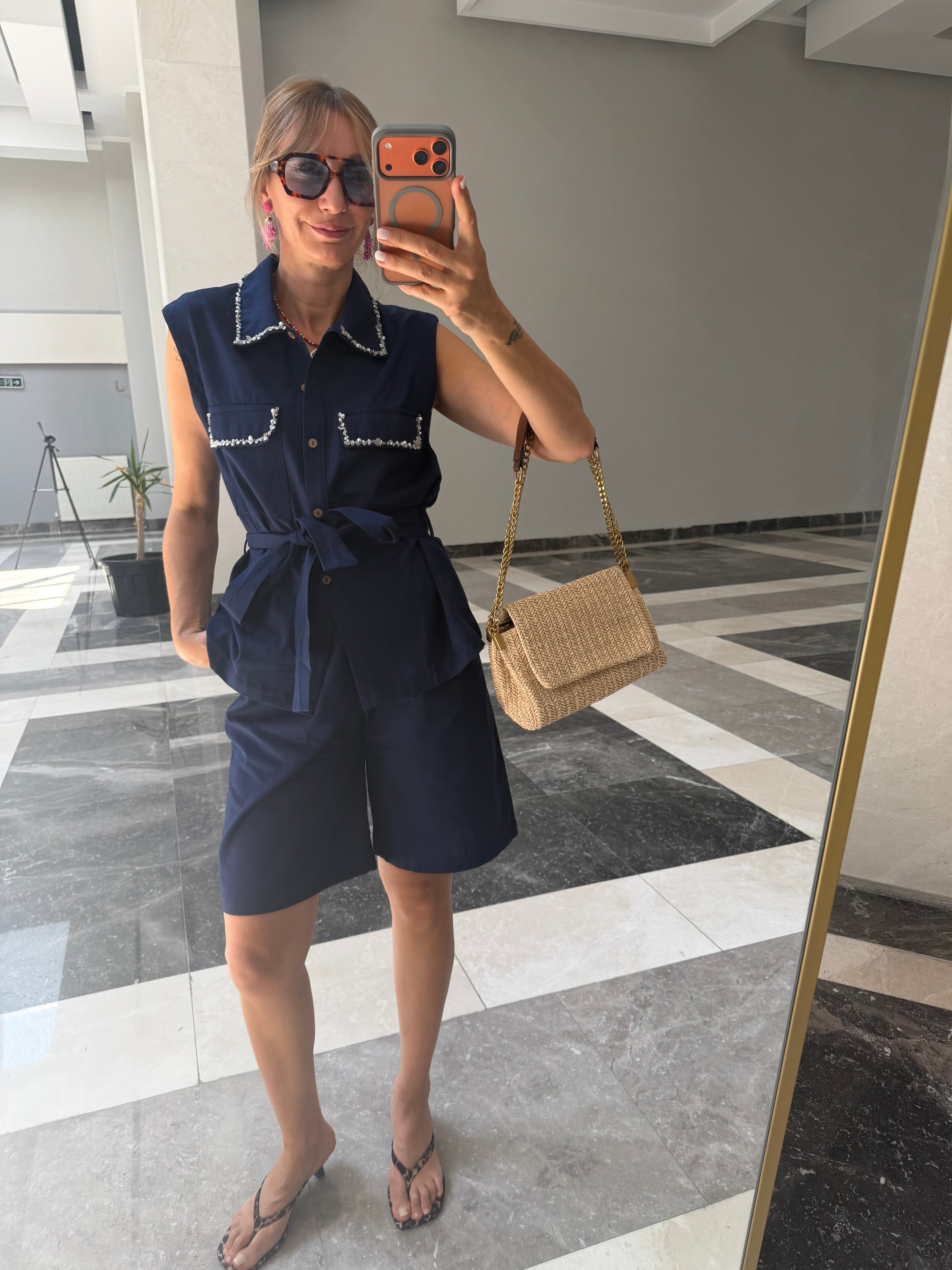 Bellagio Lacivert Şortlu Yelekli Takı 