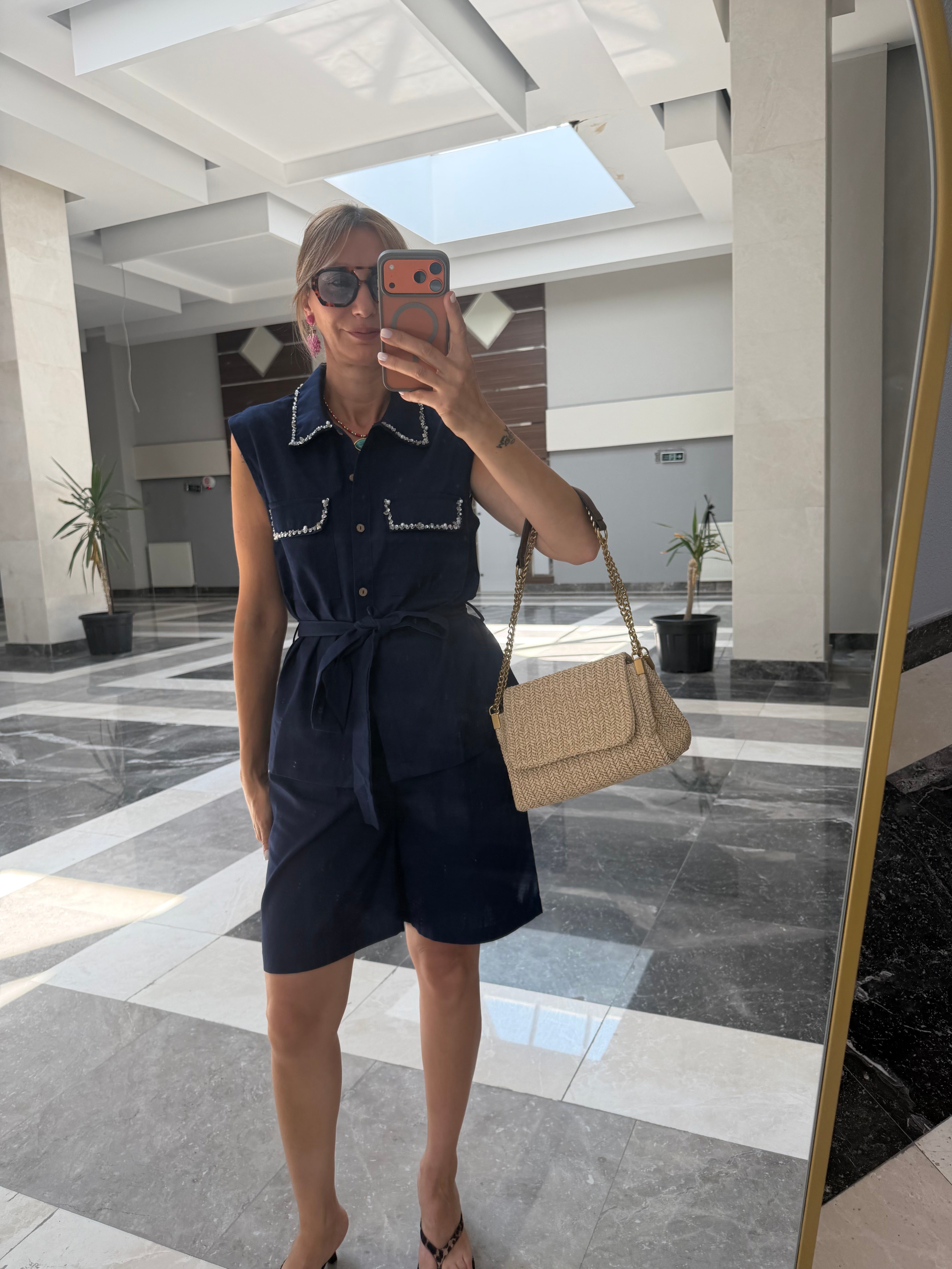Bellagio Lacivert Şortlu Yelekli Takı 