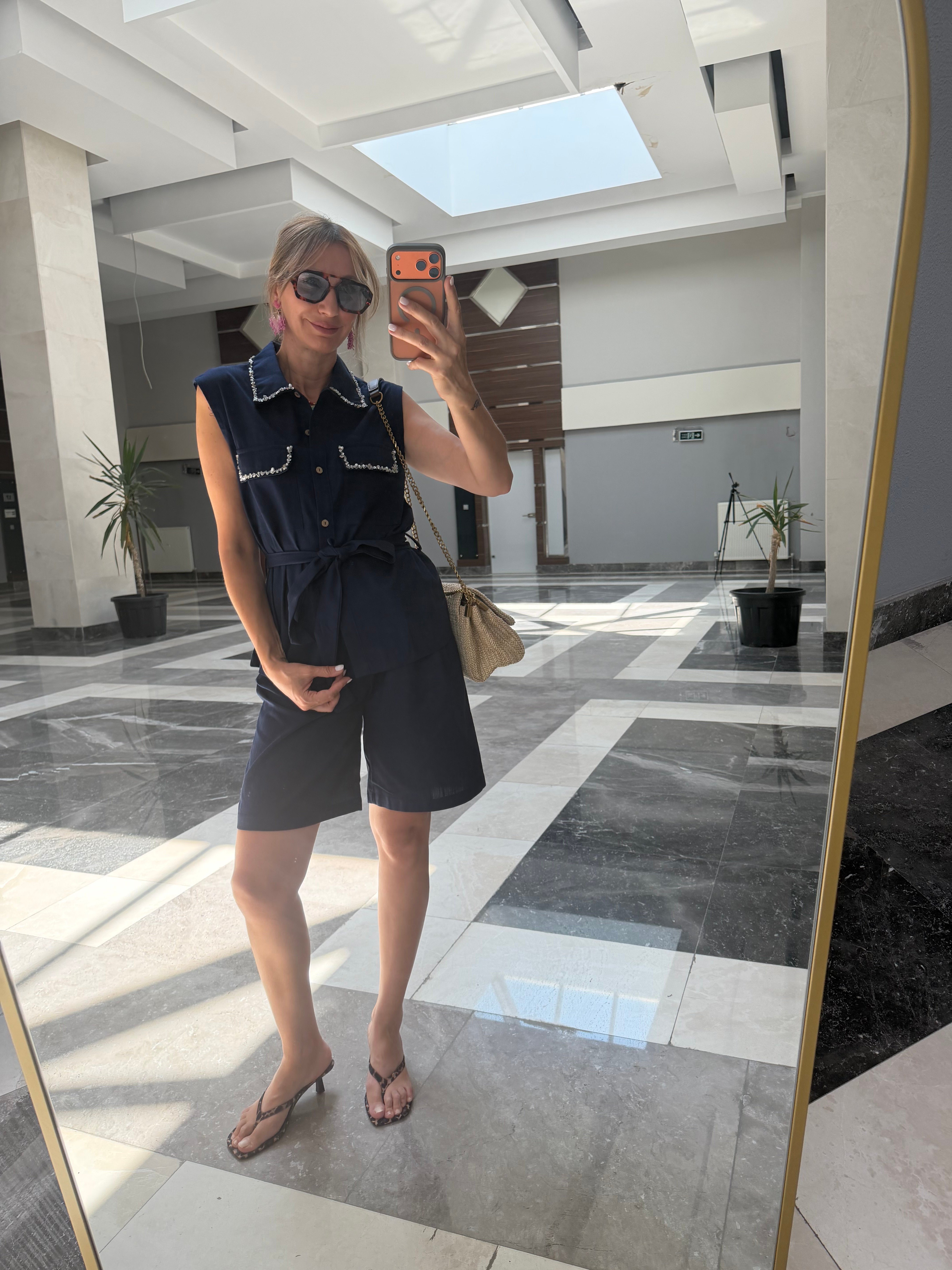 Bellagio Lacivert Şortlu Yelekli Takı 