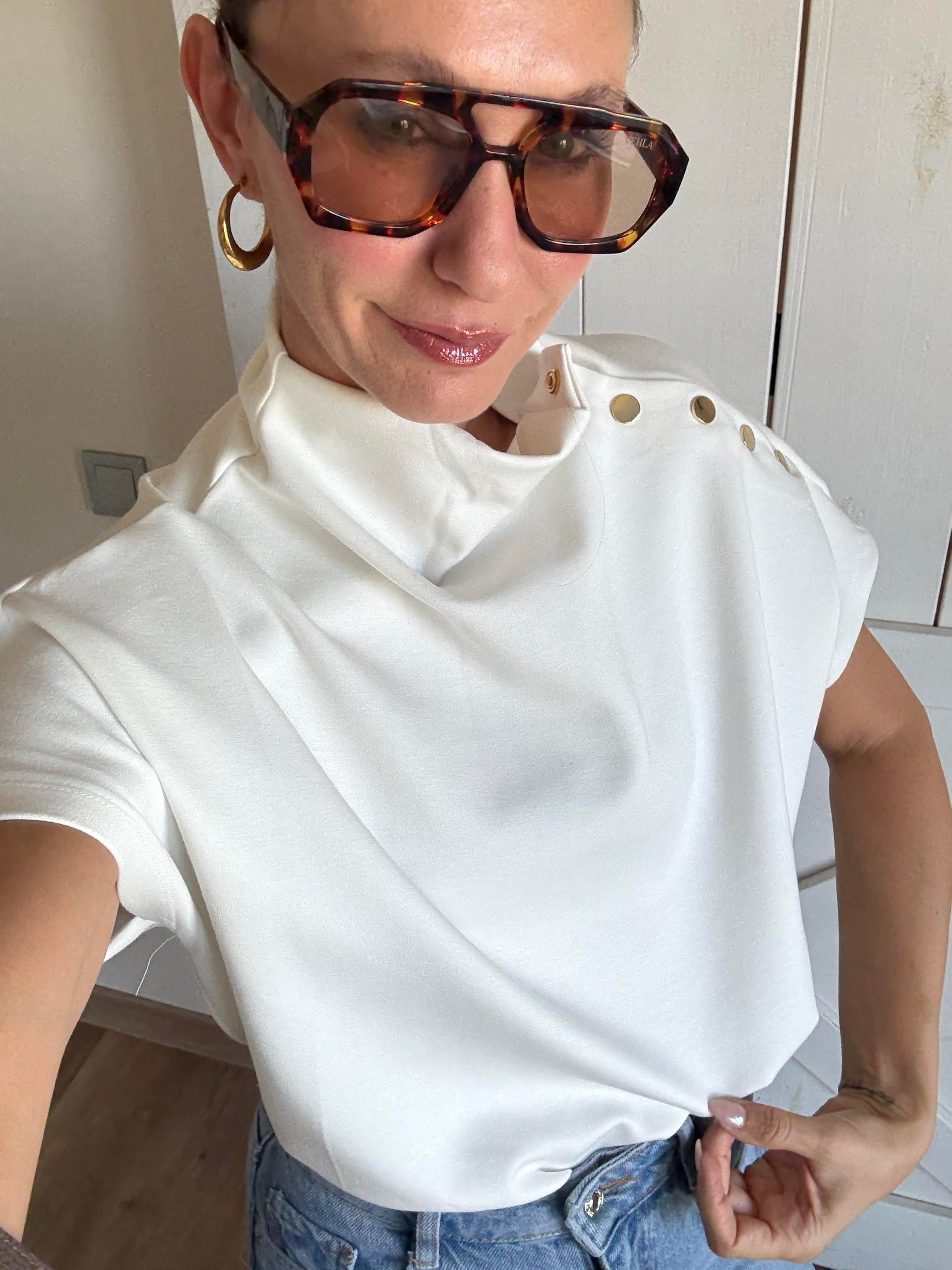 Beyaz Çıtçıt Detaylı Bluz