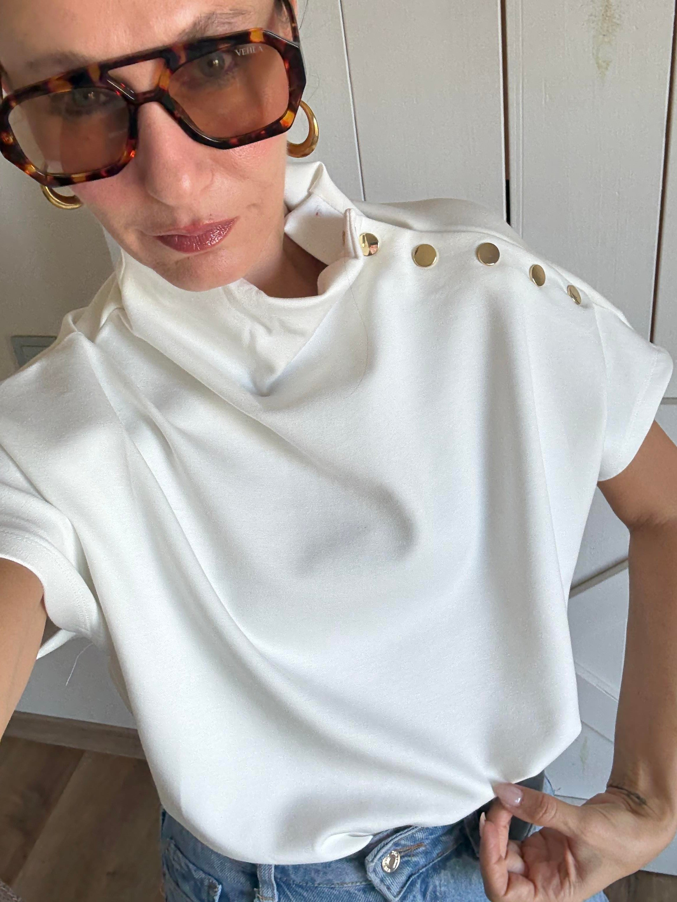 Beyaz Çıtçıt Detaylı Bluz