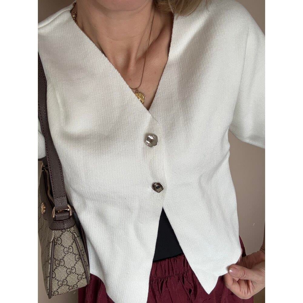 Beyaz Düğme Detaylı Çelik Örme Kadın Hırka