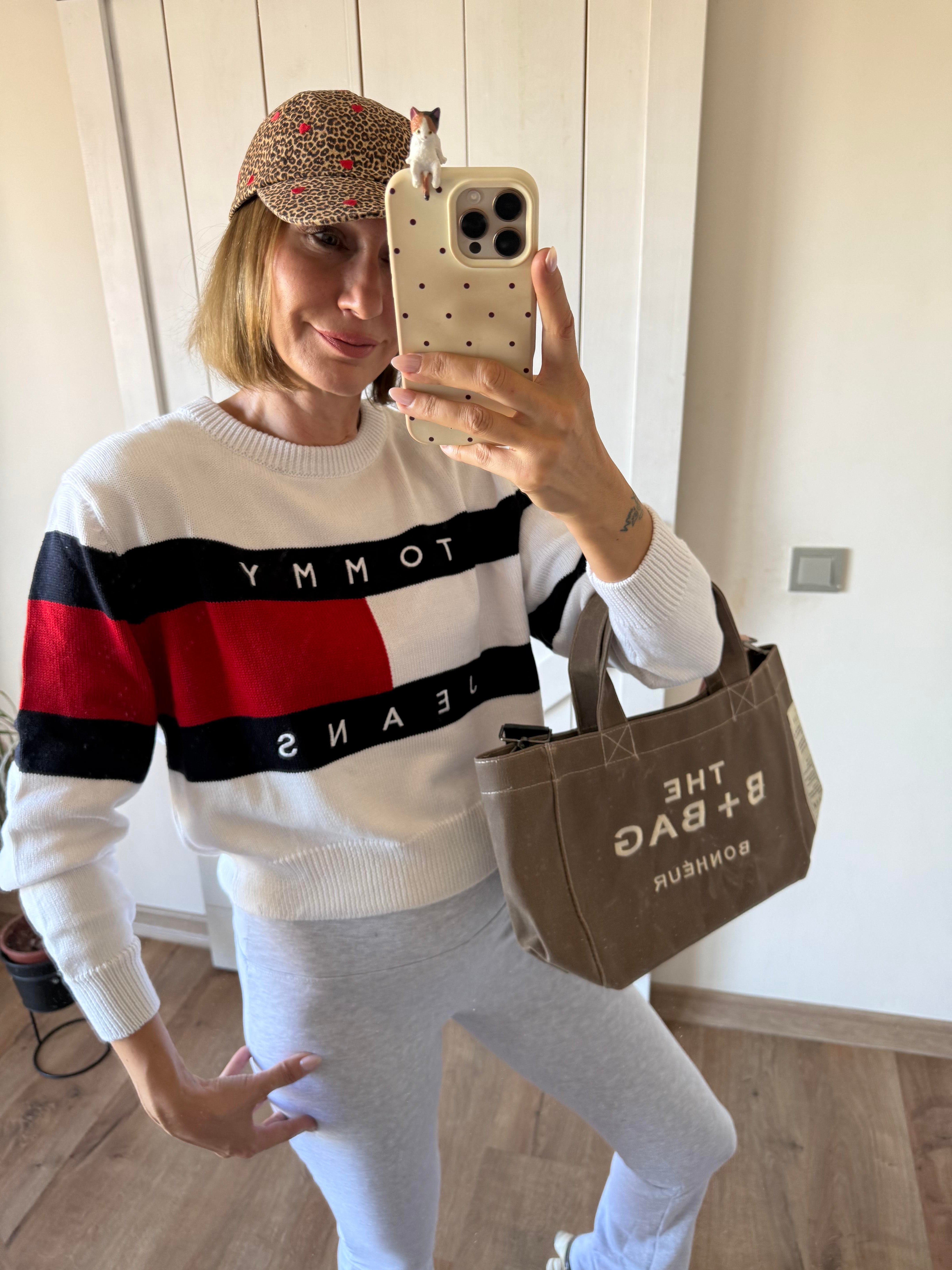 Beyaz Kırmızı Bisiklet Yaka Kazak