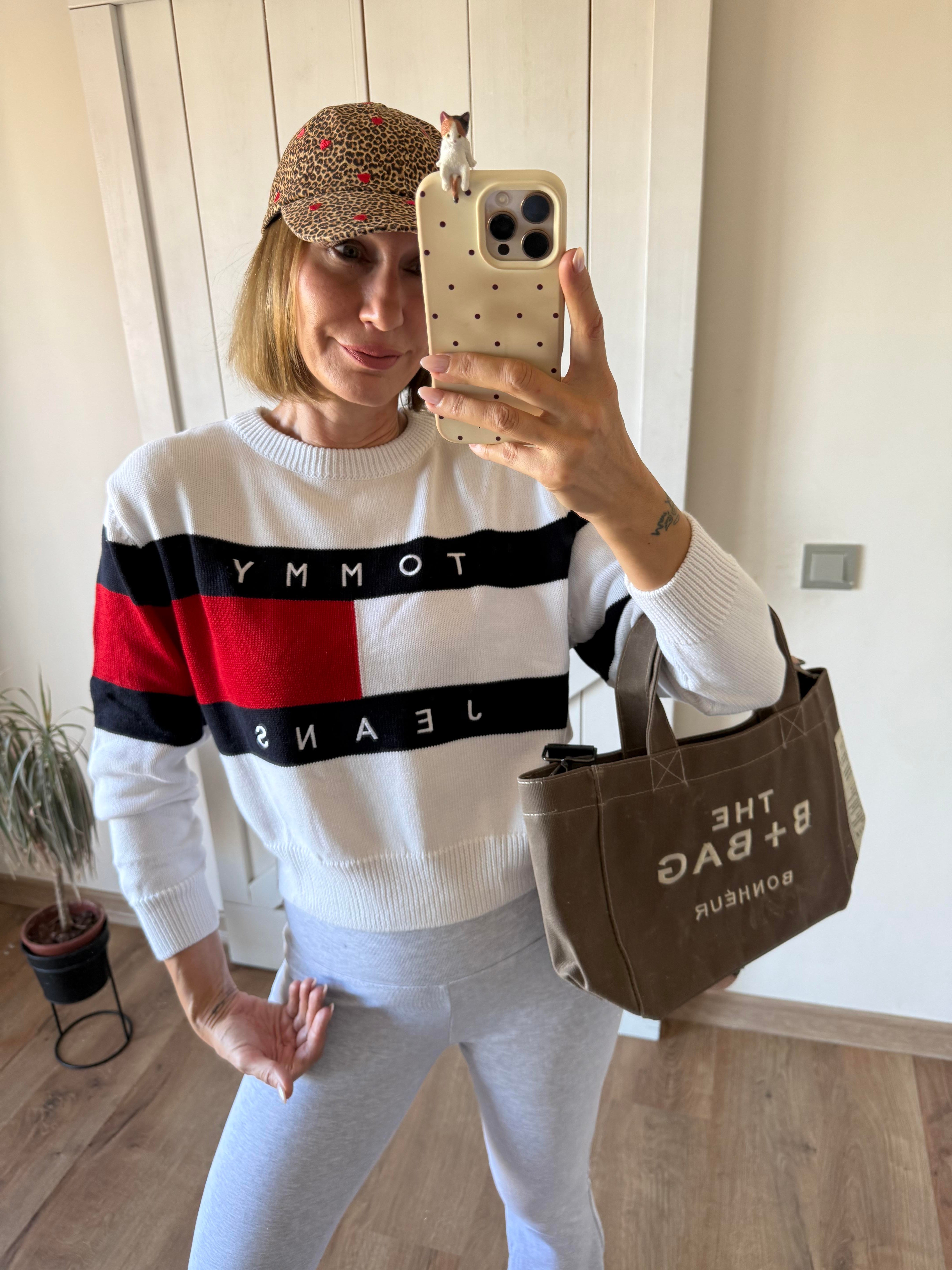 Beyaz Kırmızı Bisiklet Yaka Kazak