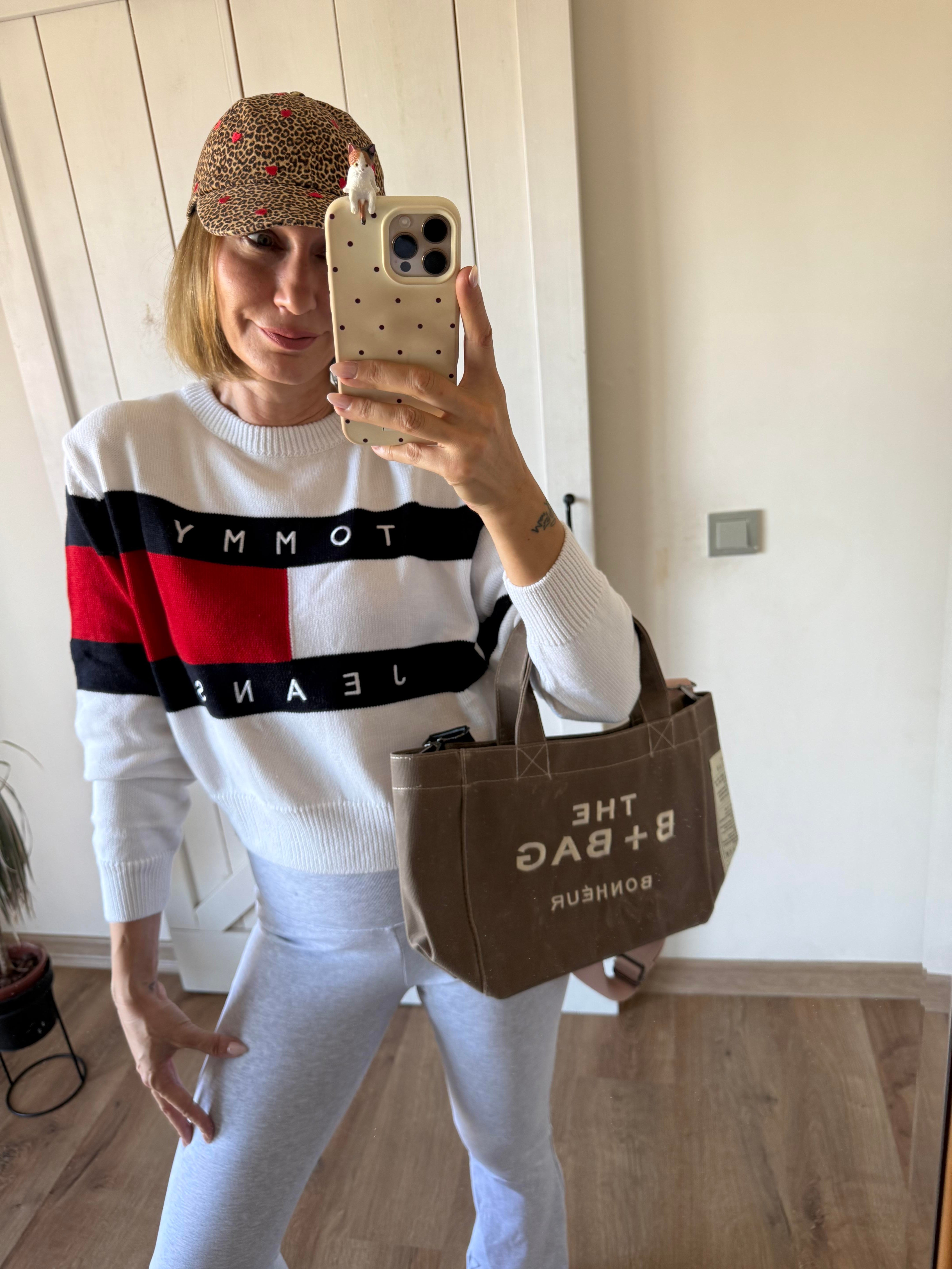 Beyaz Kırmızı Bisiklet Yaka Kazak