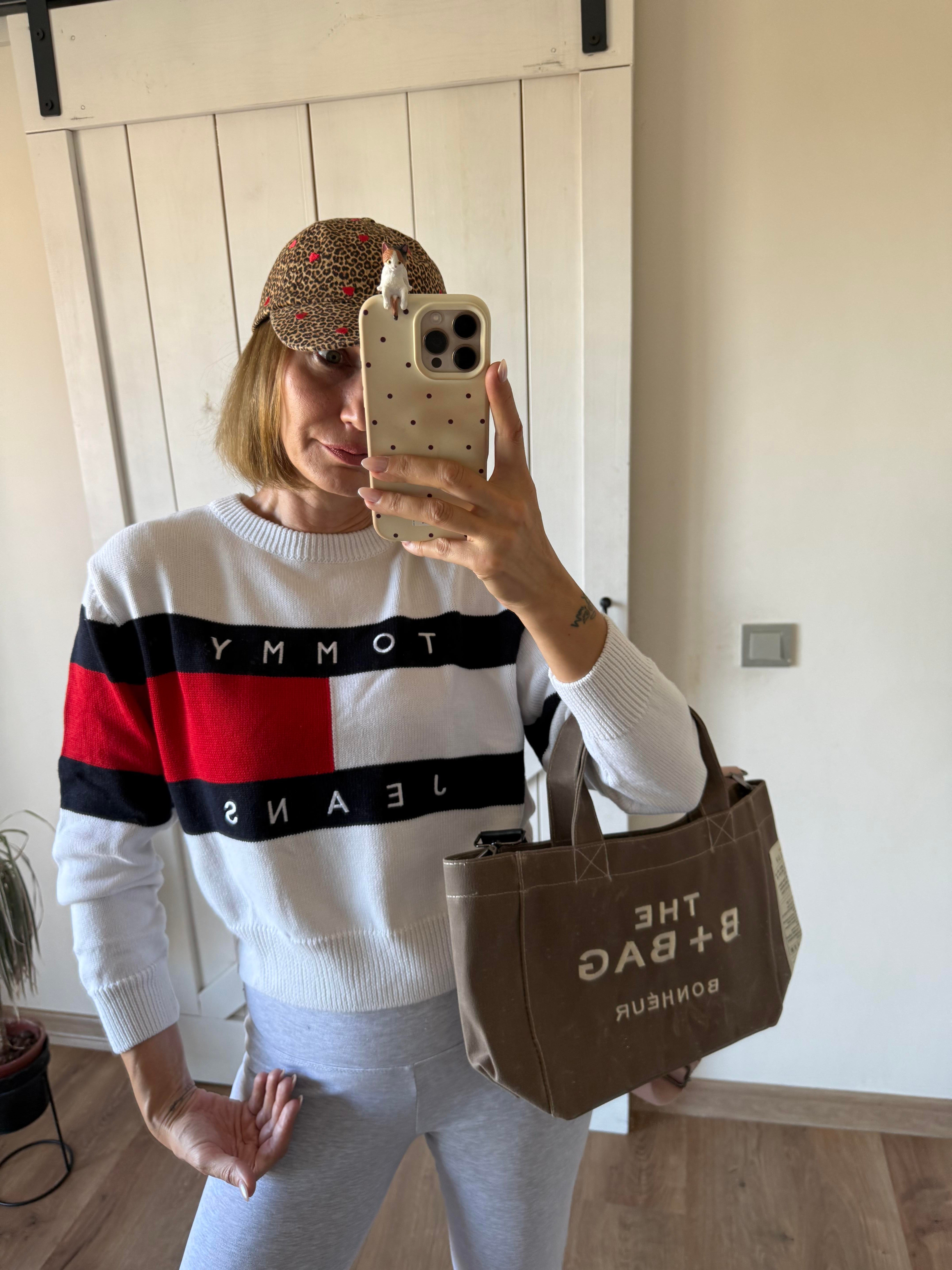 Beyaz Kırmızı Bisiklet Yaka Kazak