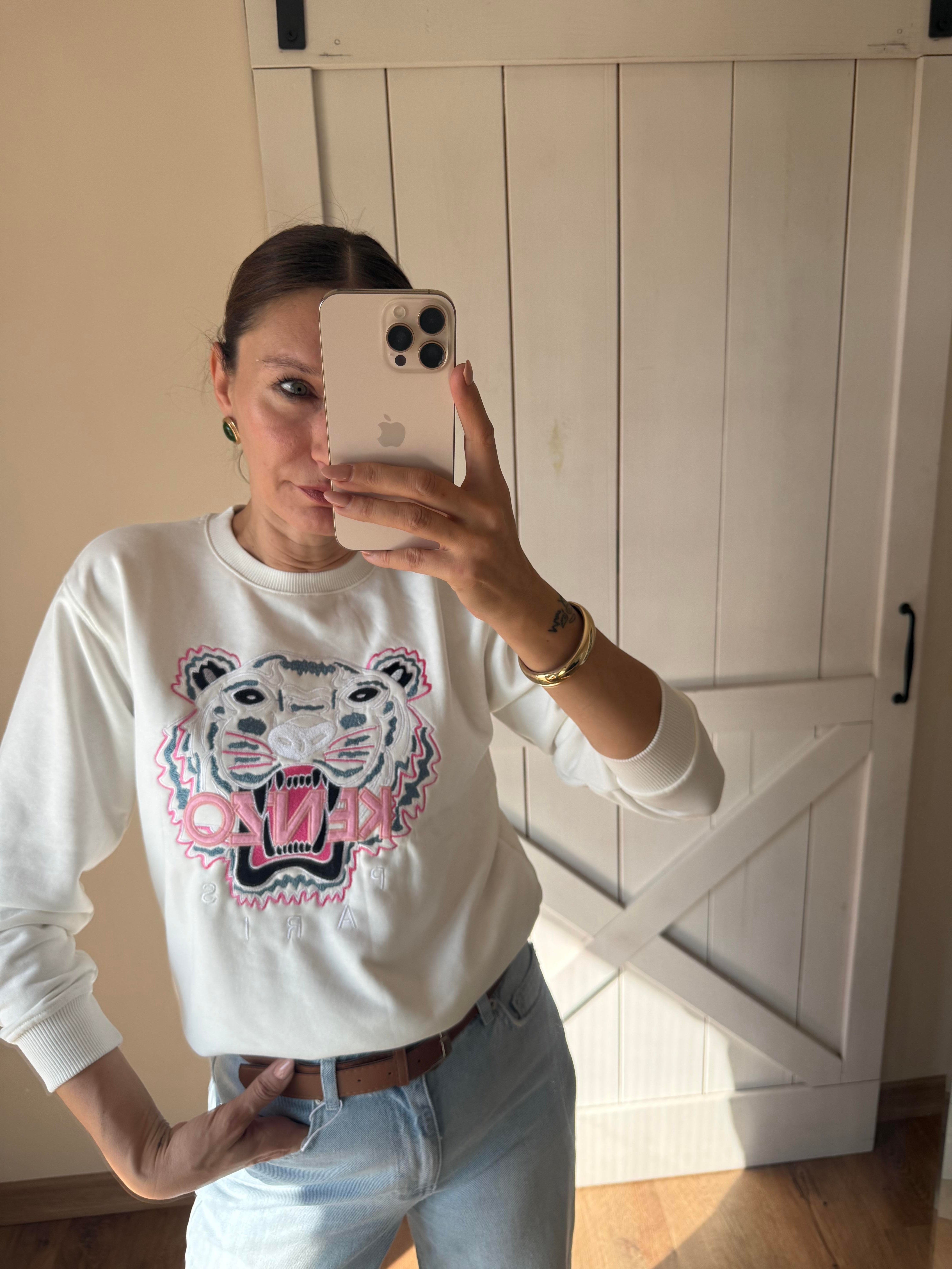 Beyaz Lion İşlemeli Sweatshirt
