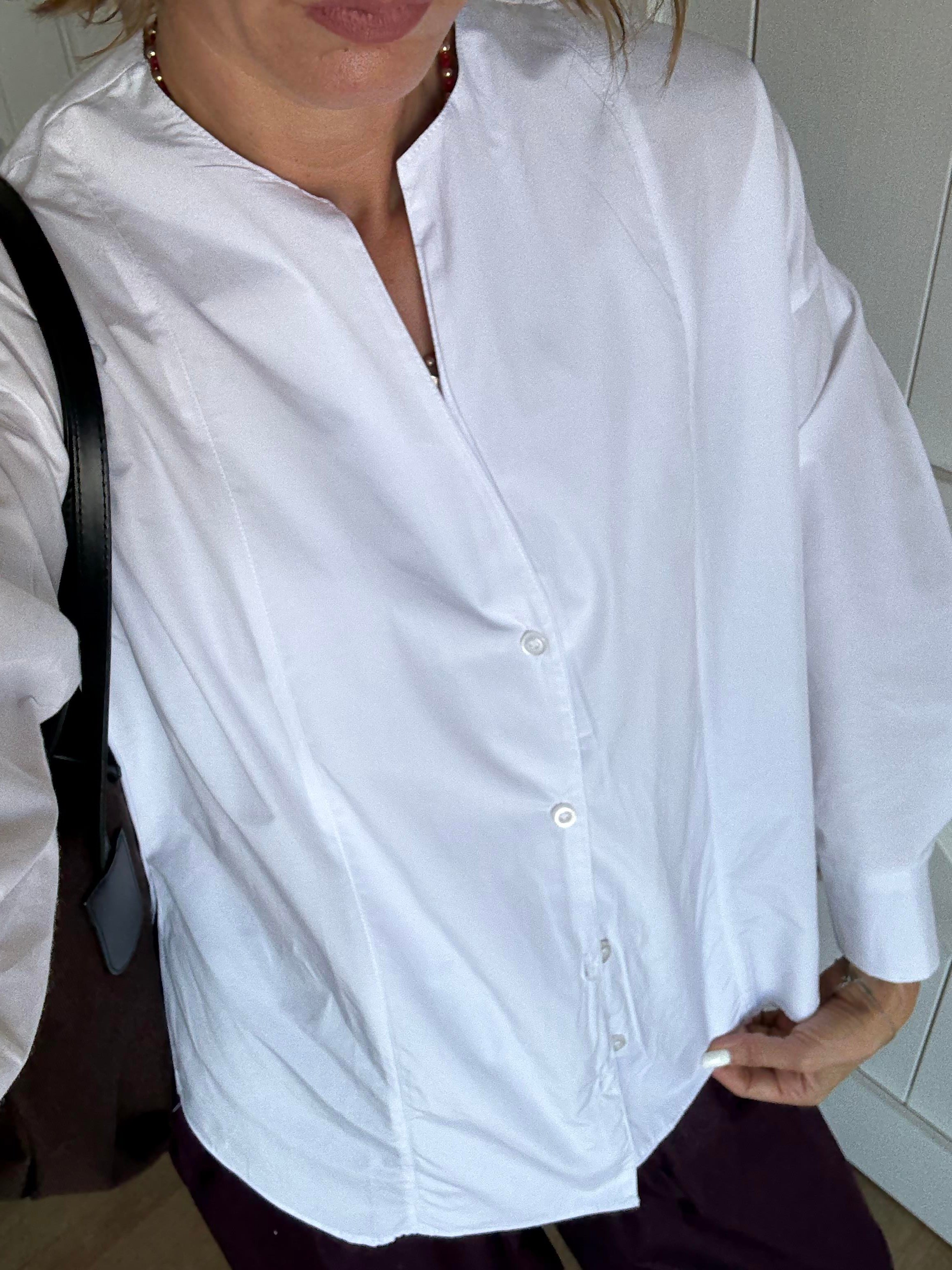 Beyaz Massi Yanları Yırtmaçlı Gömlek