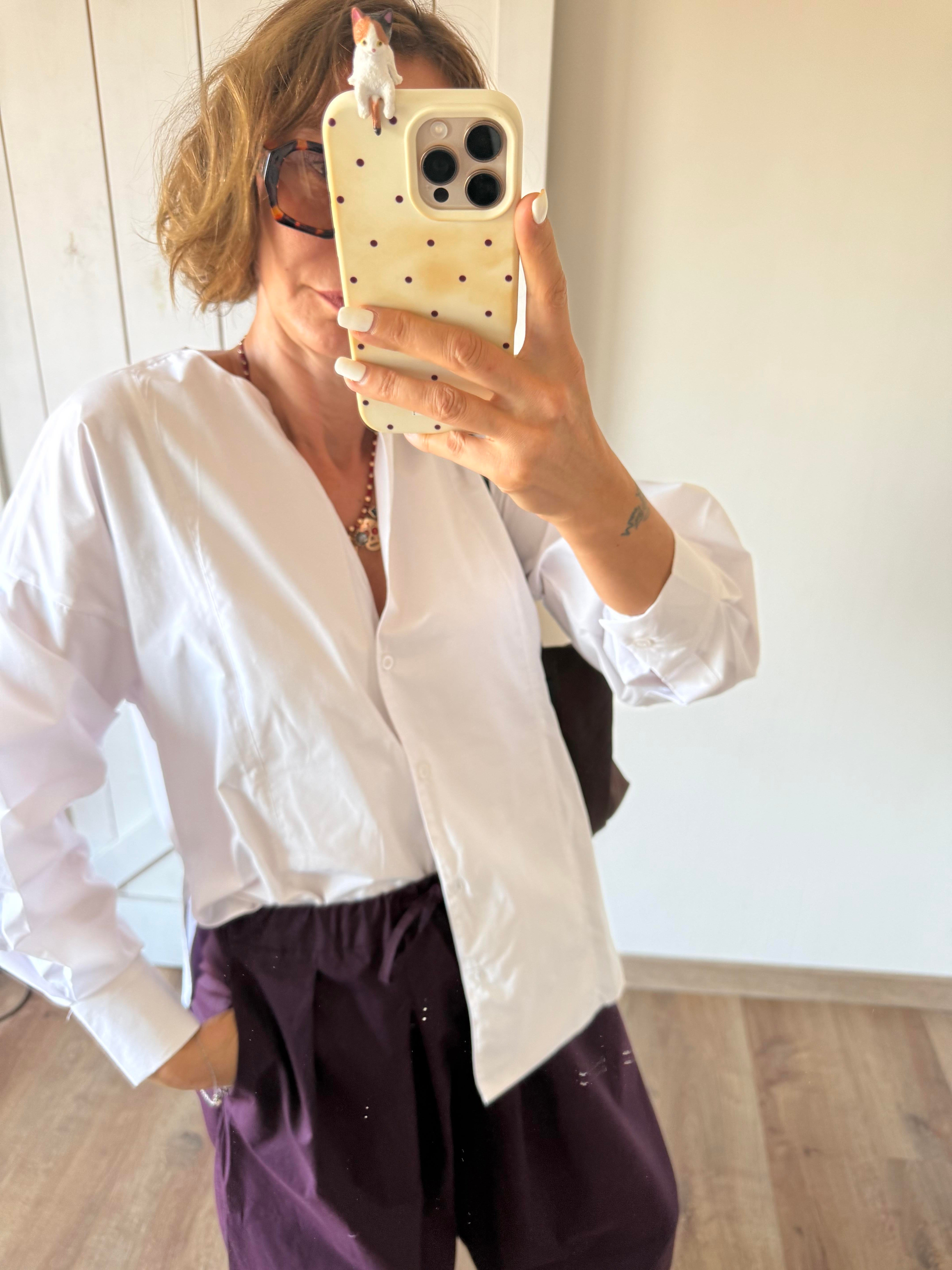 Beyaz Massi Yanları Yırtmaçlı Gömlek