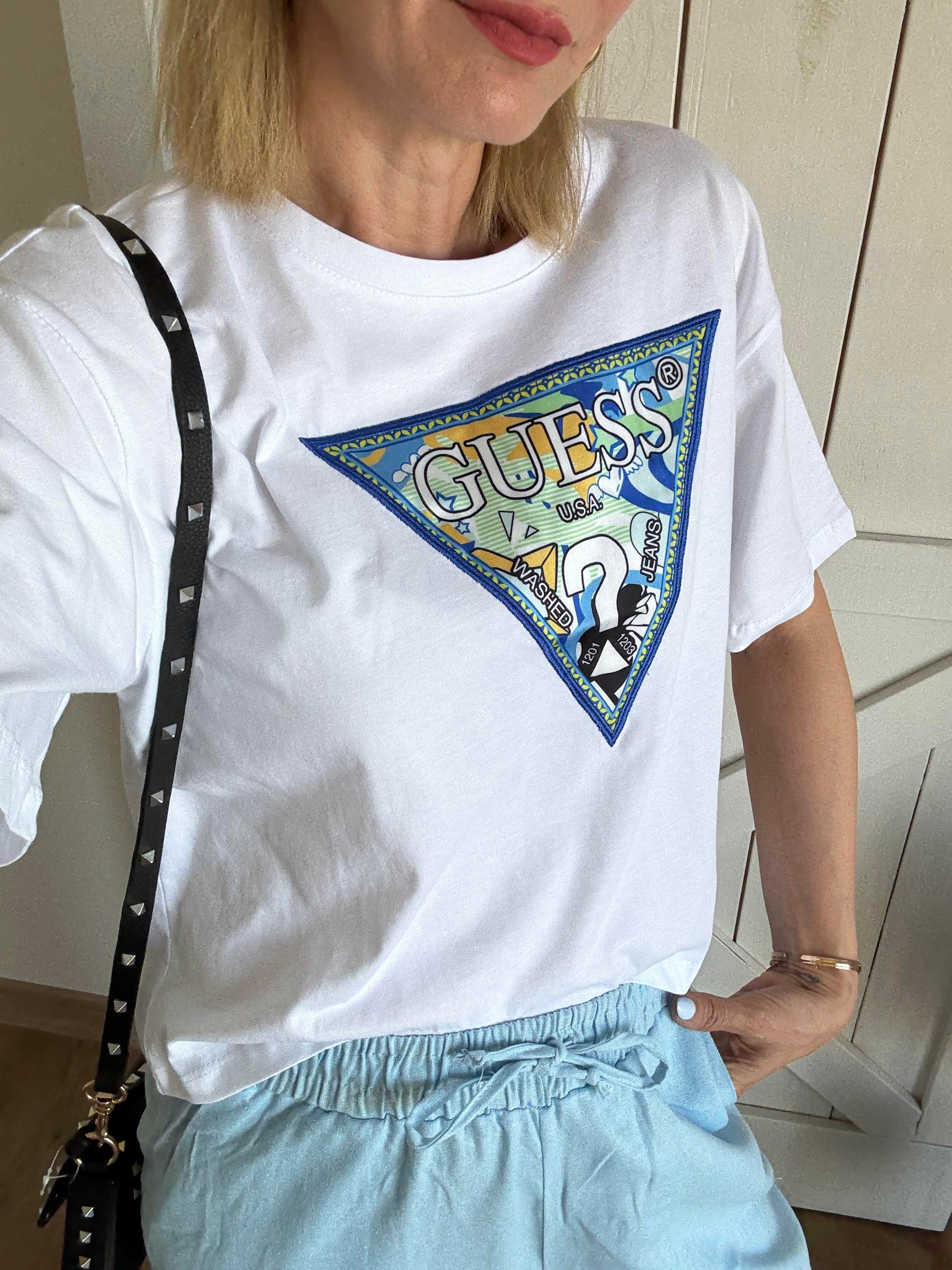 Beyaz Rahat Logolu Tshirt