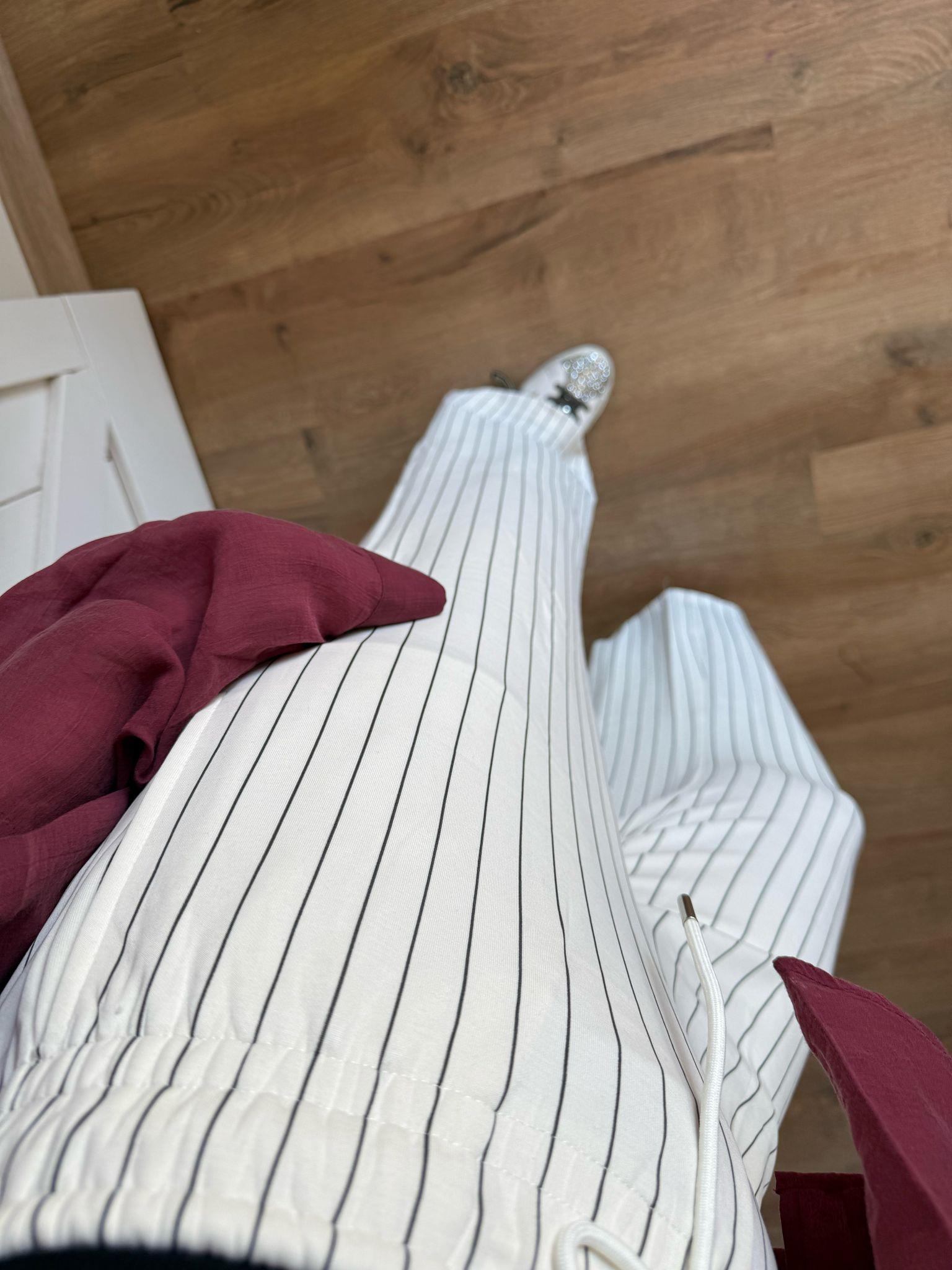 Beyaz Renk İnce Çizgili Modal Kumaş Kadın Palazzo Pantolon 