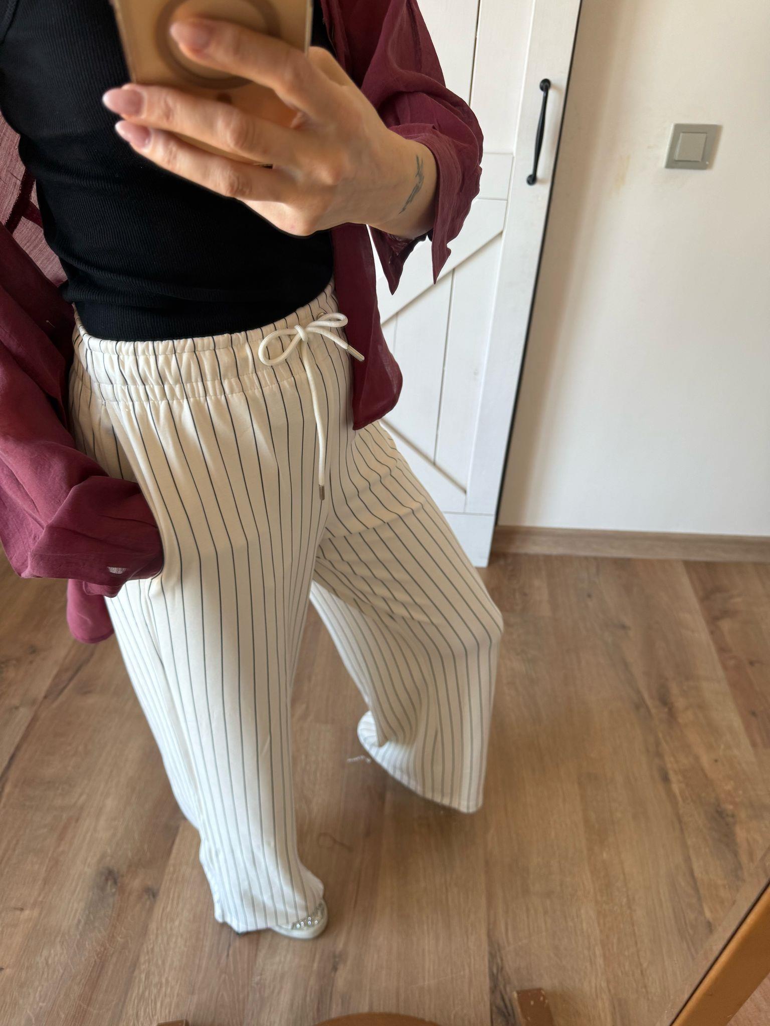 Beyaz Renk İnce Çizgili Modal Kumaş Kadın Palazzo Pantolon 