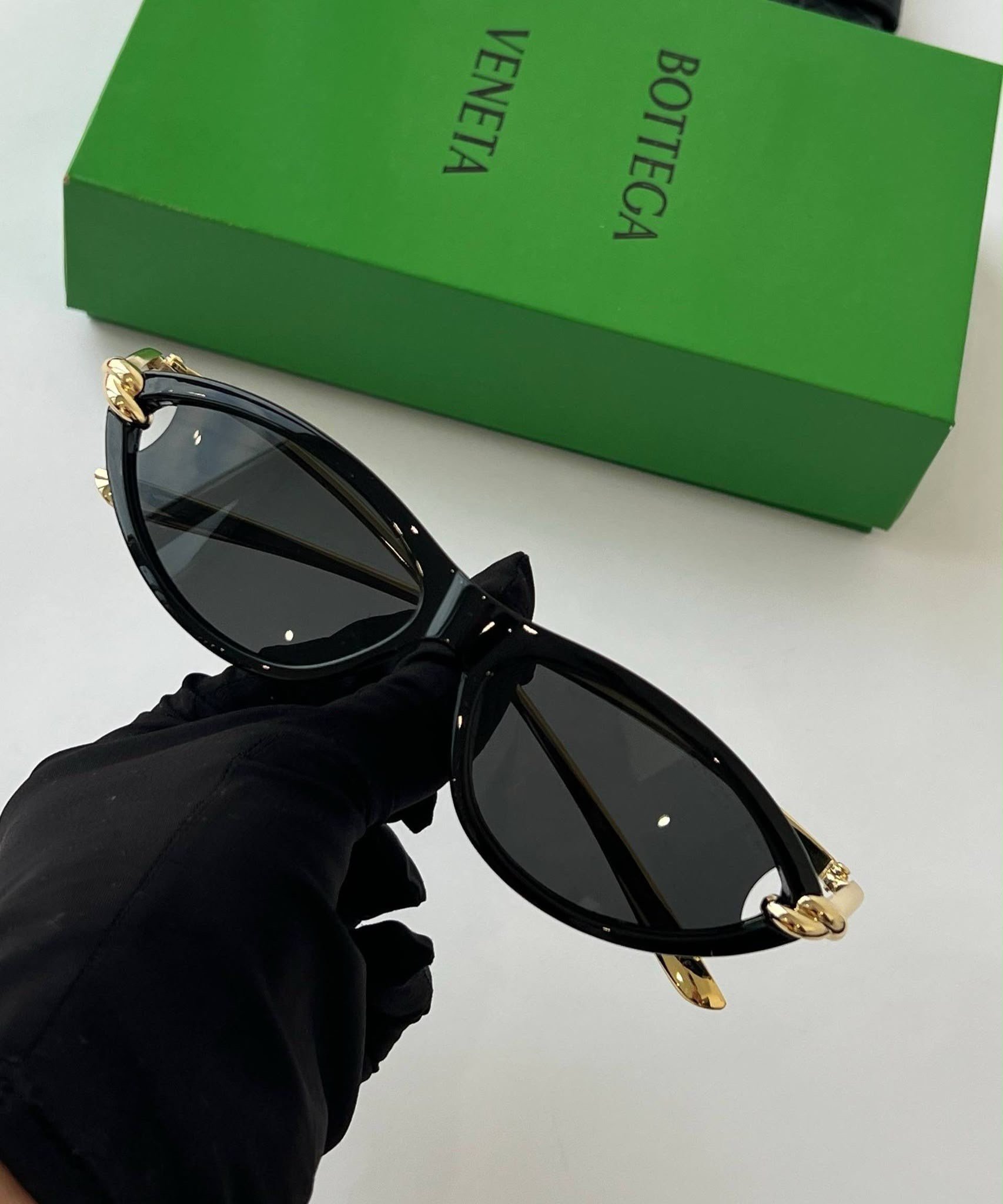 BOTTEGA VENETA CAT EYE