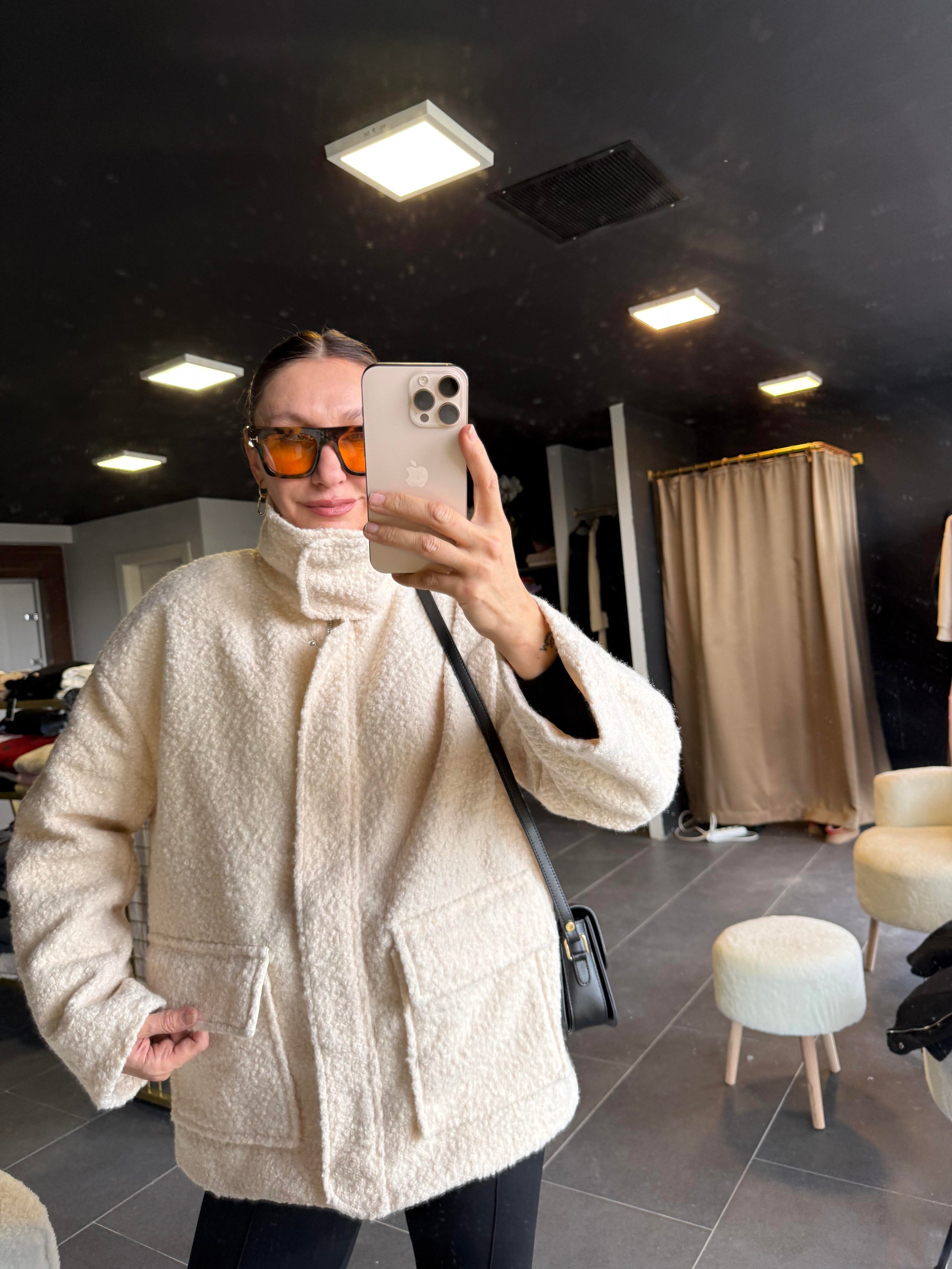 Buklet Kumaş Ekru Marka Model Mont