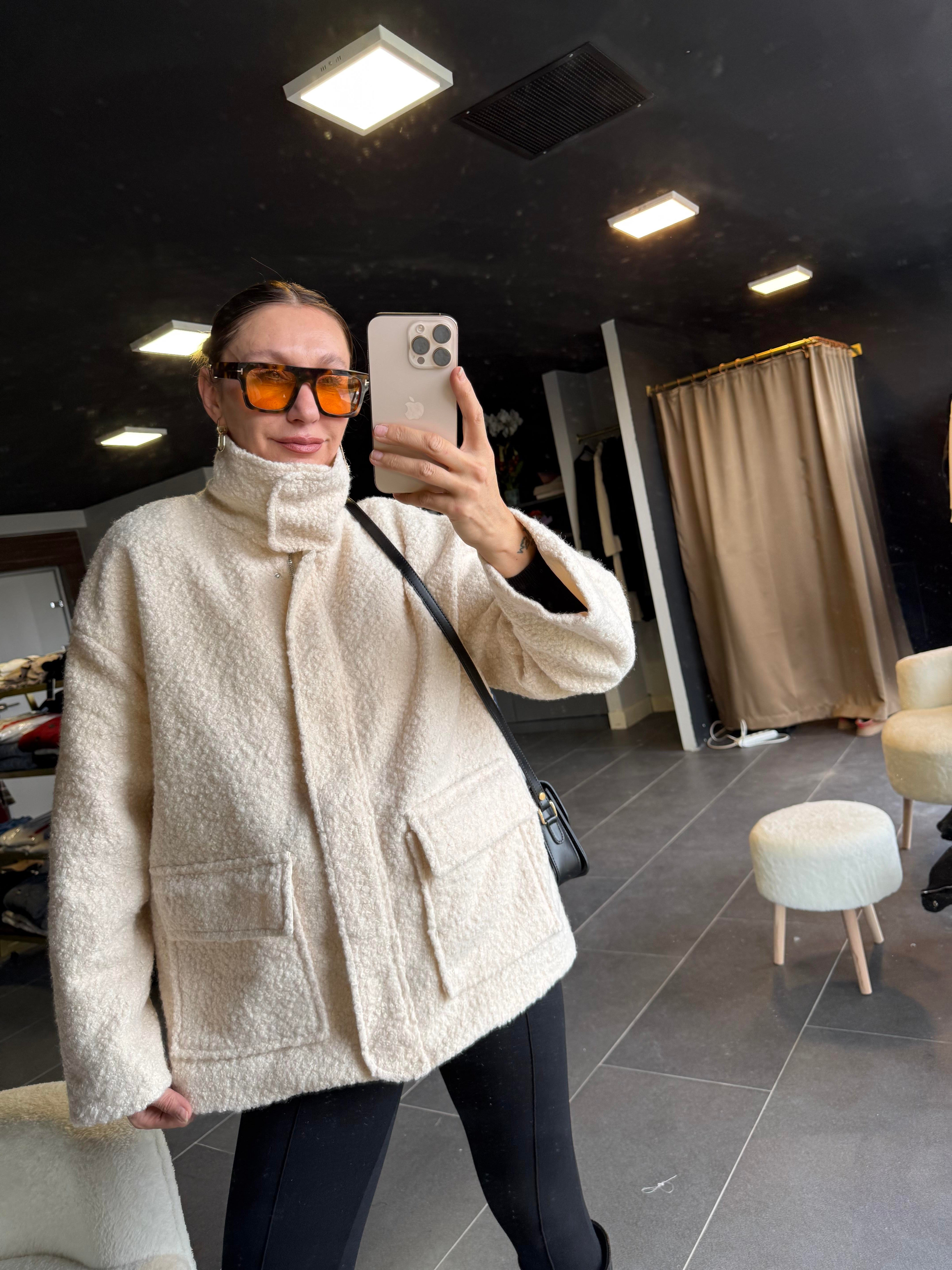 Buklet Kumaş Ekru Marka Model Mont