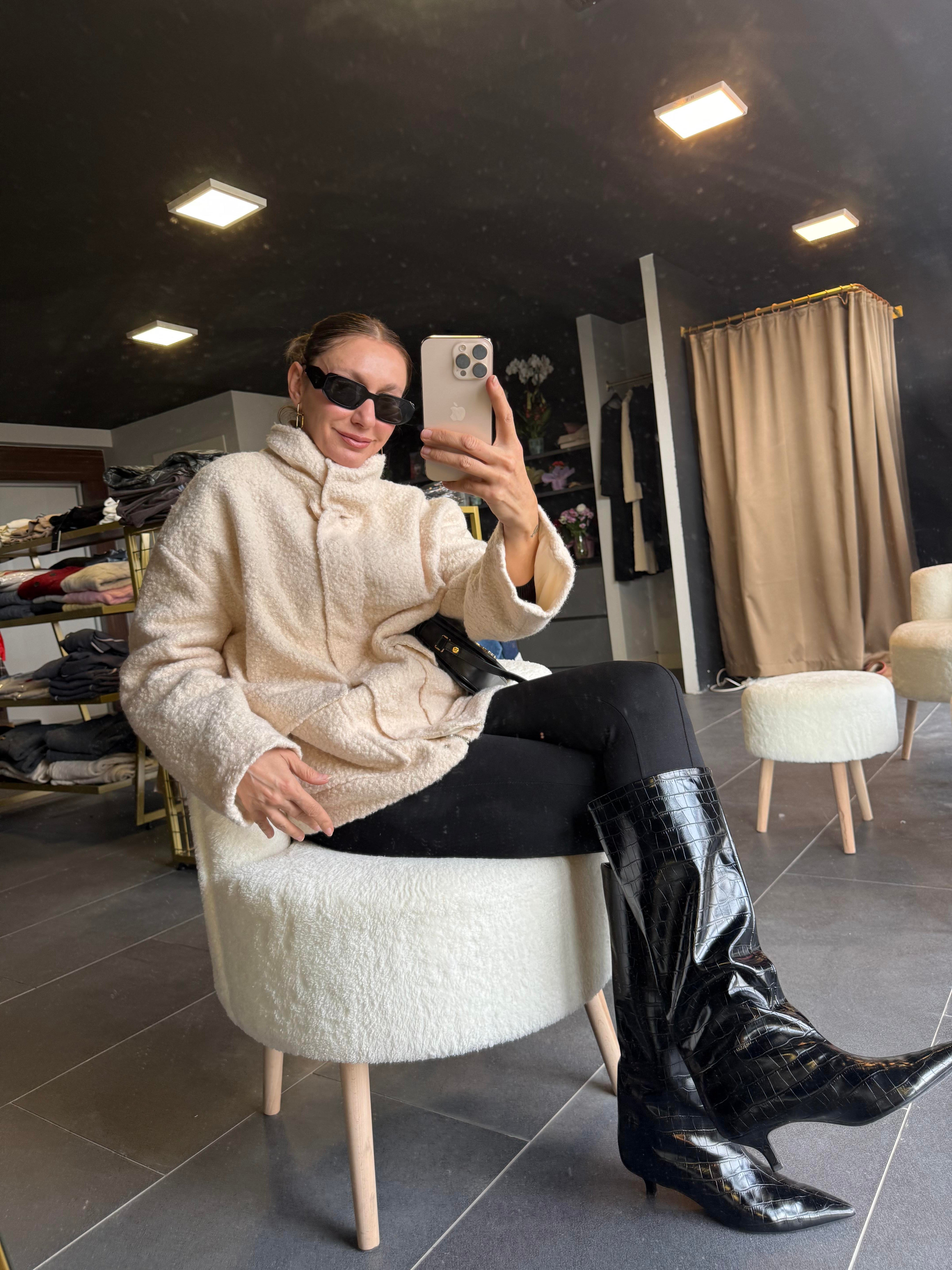 Buklet Kumaş Ekru Marka Model Mont