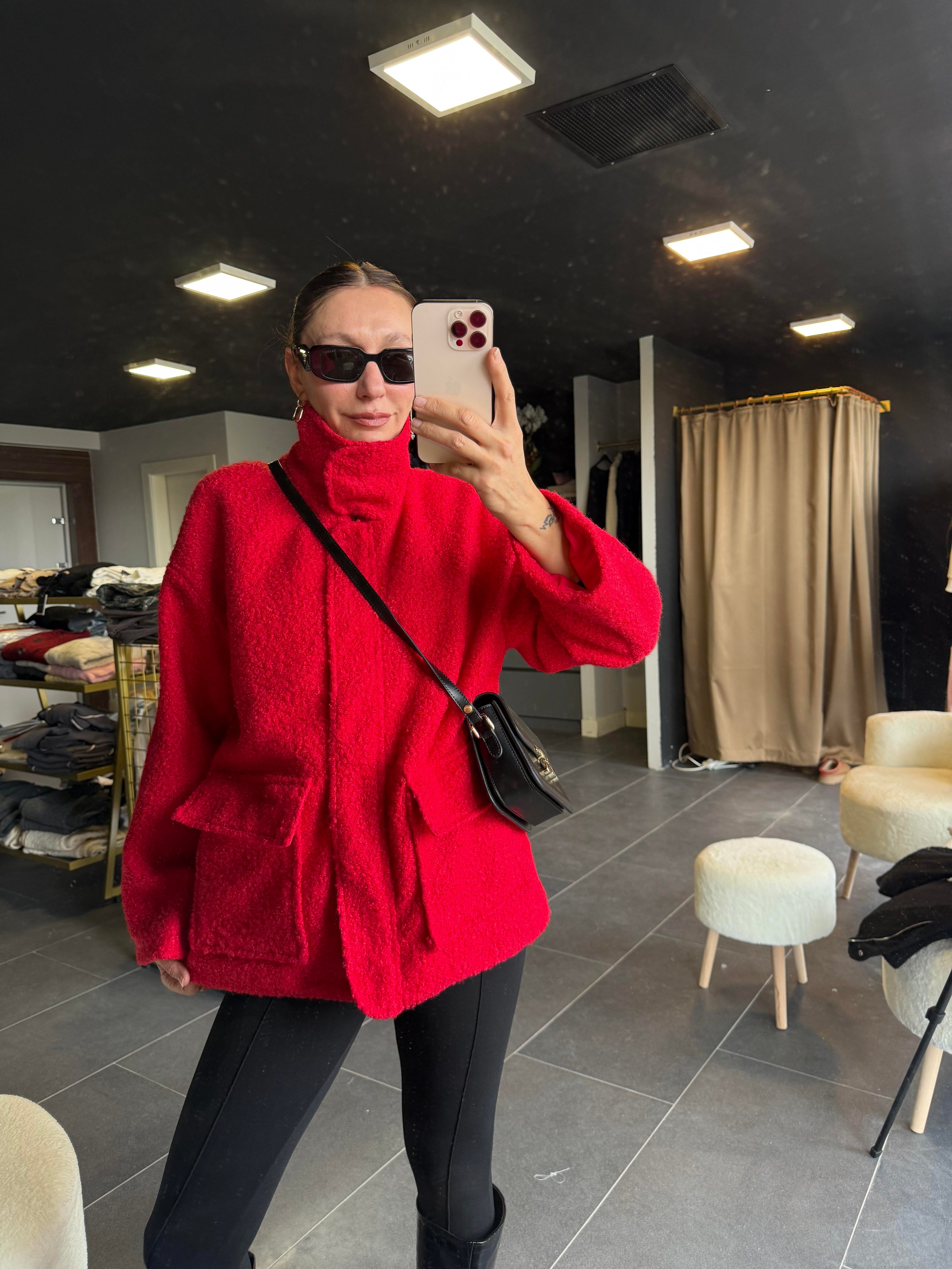 Buklet Kumaş Kırmızı Marka Model Mont