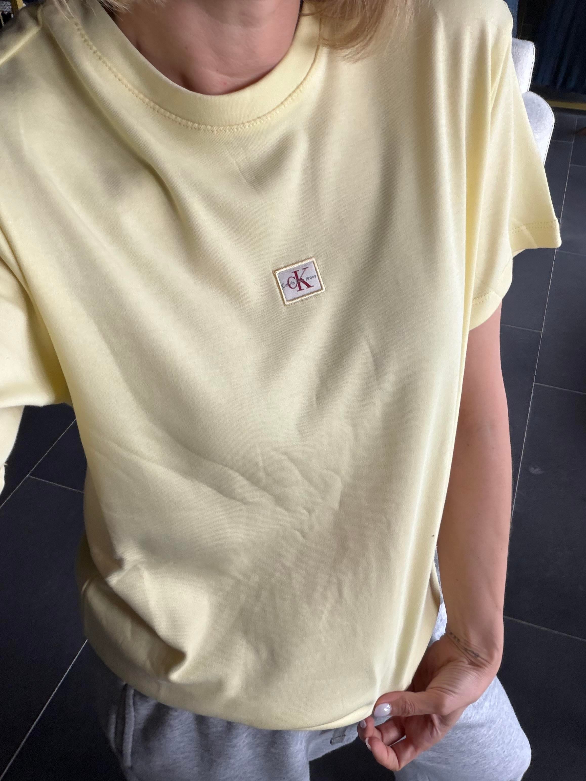 C Toz Tereyağ Sarısı Minimal Tshirt