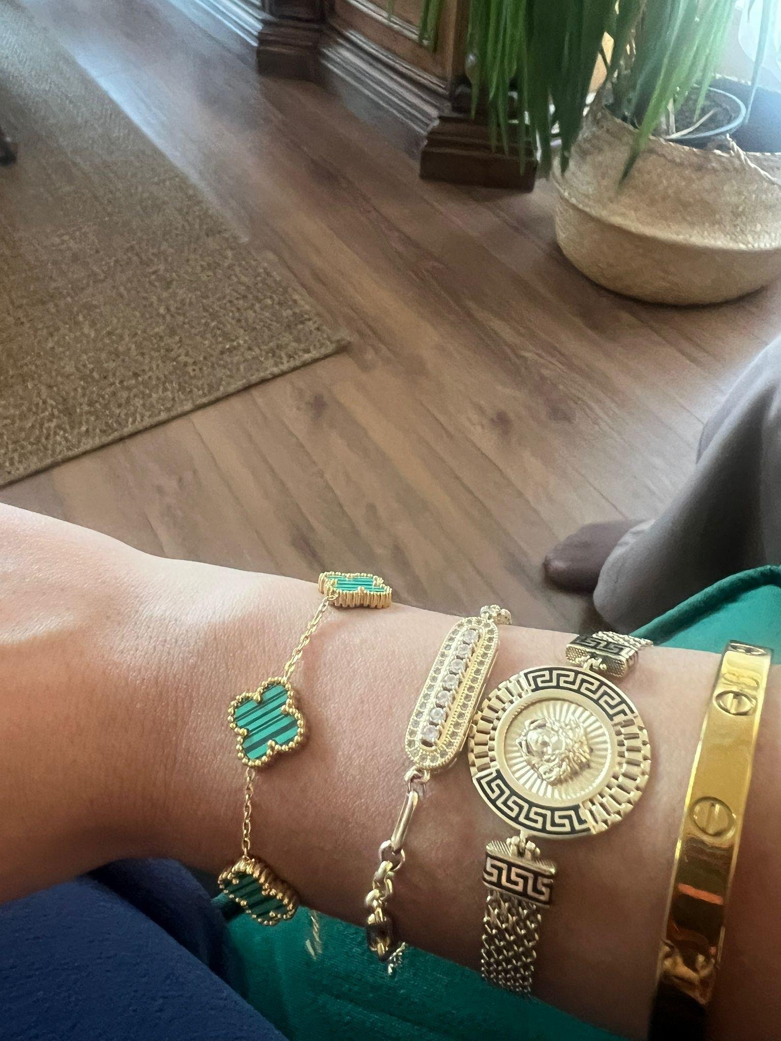 Çelik Gold Renk Çizgili Yeşil Mineli Yonca Bileklik