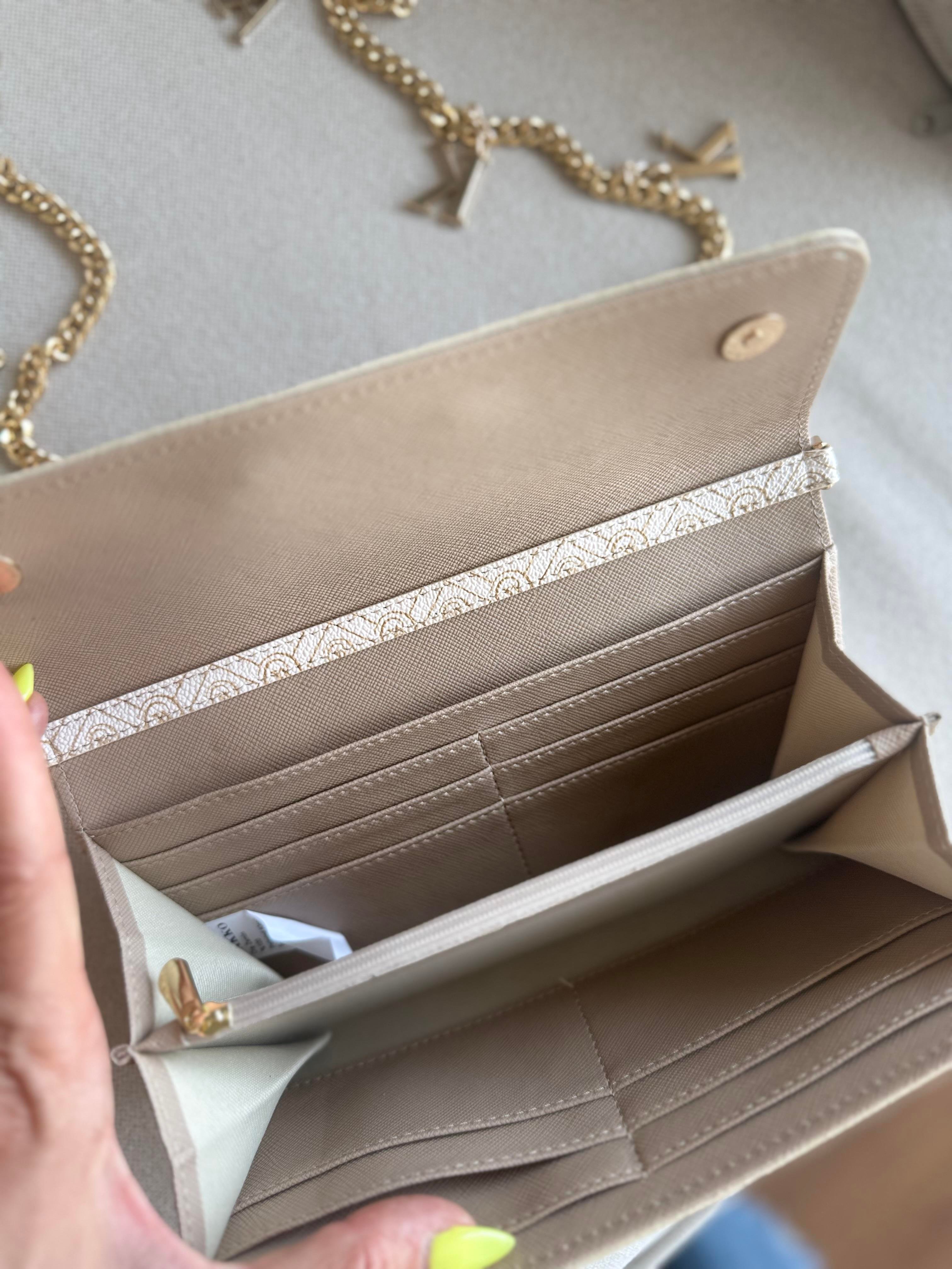 Charmlı Clutch Beyaz Zincirli Çanta