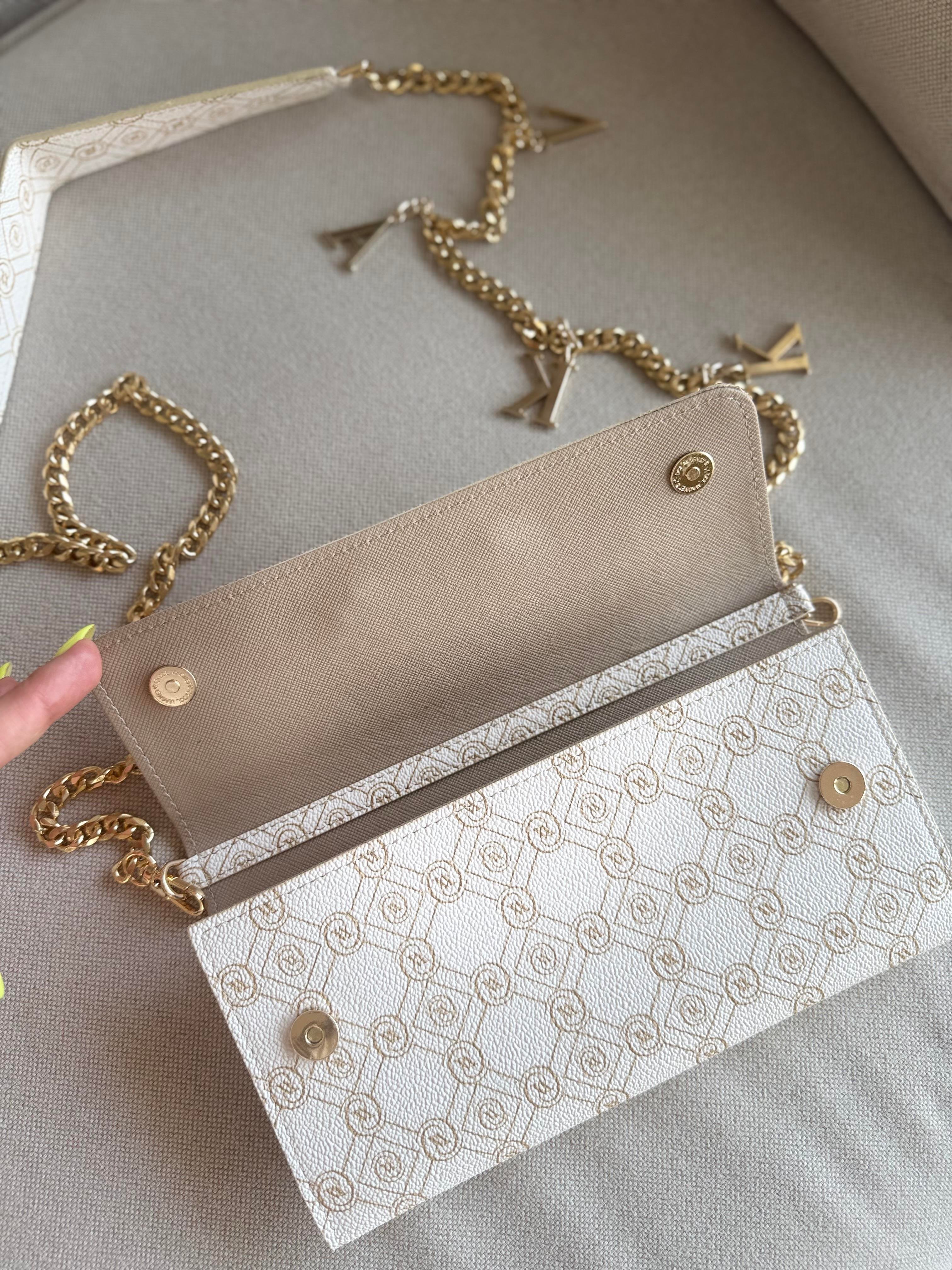 Charmlı Clutch Beyaz Zincirli Çanta