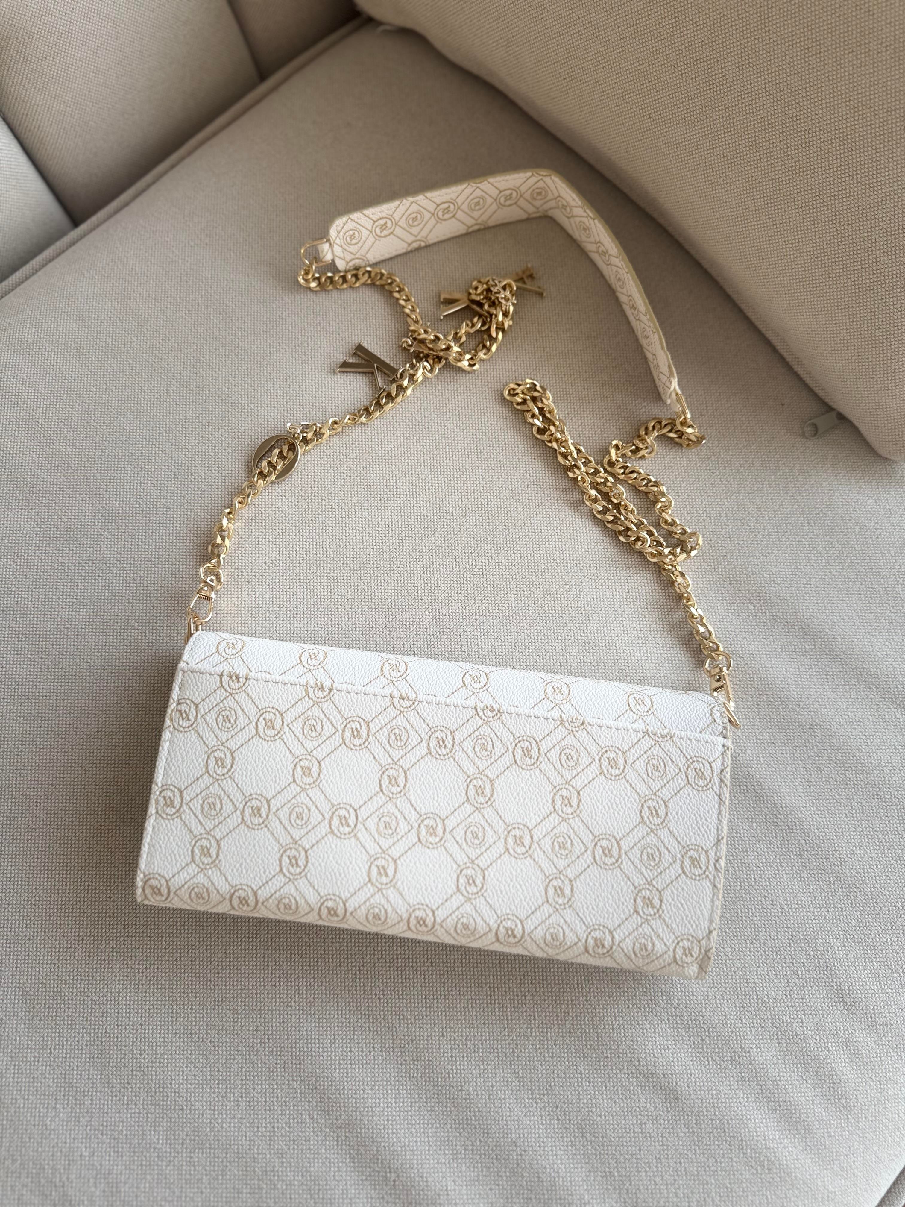 Charmlı Clutch Beyaz Zincirli Çanta