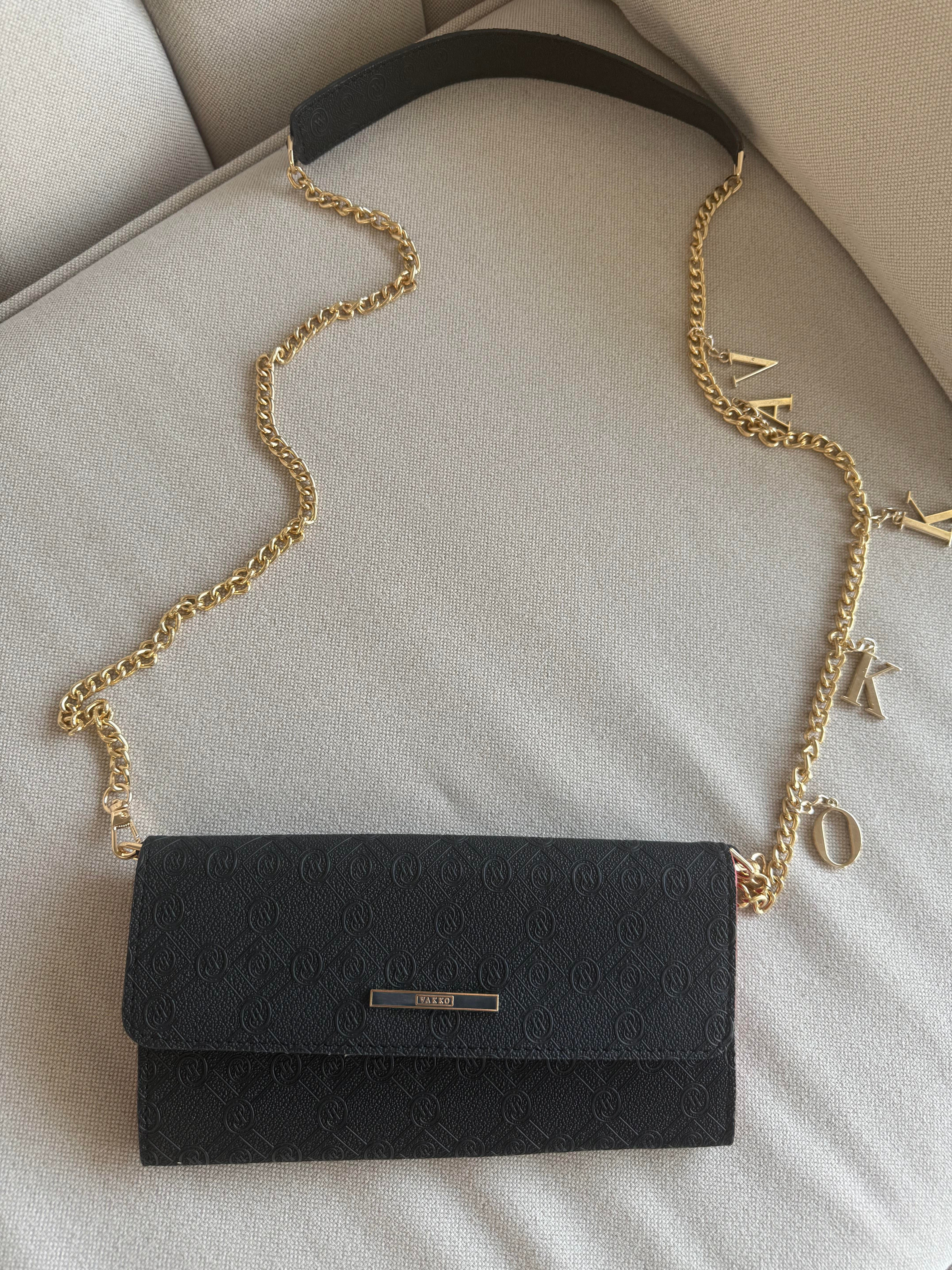 Charmlı Siyah Zincirli Clutch 