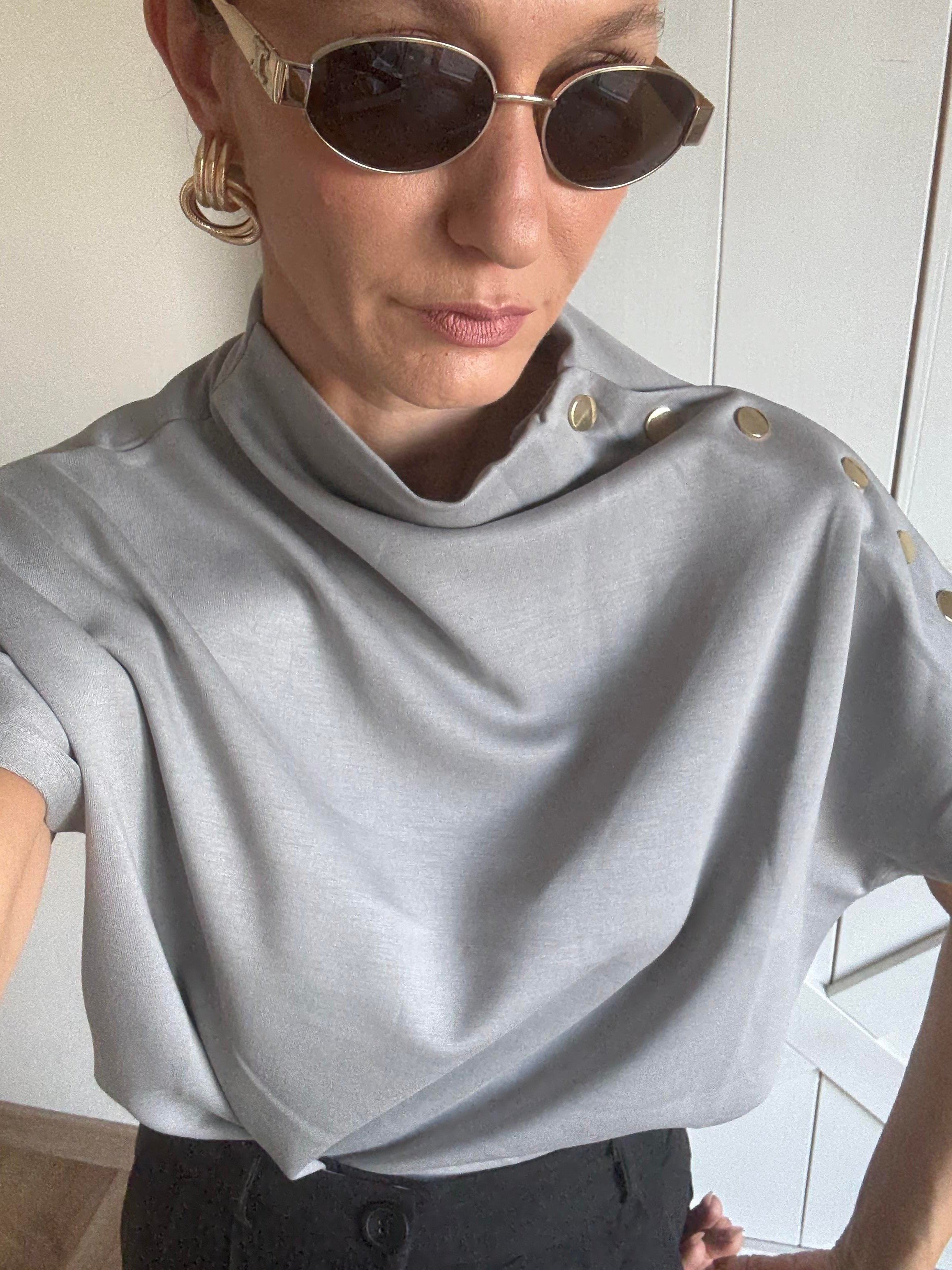 Çıtçıt Detaylı Gri Bluz