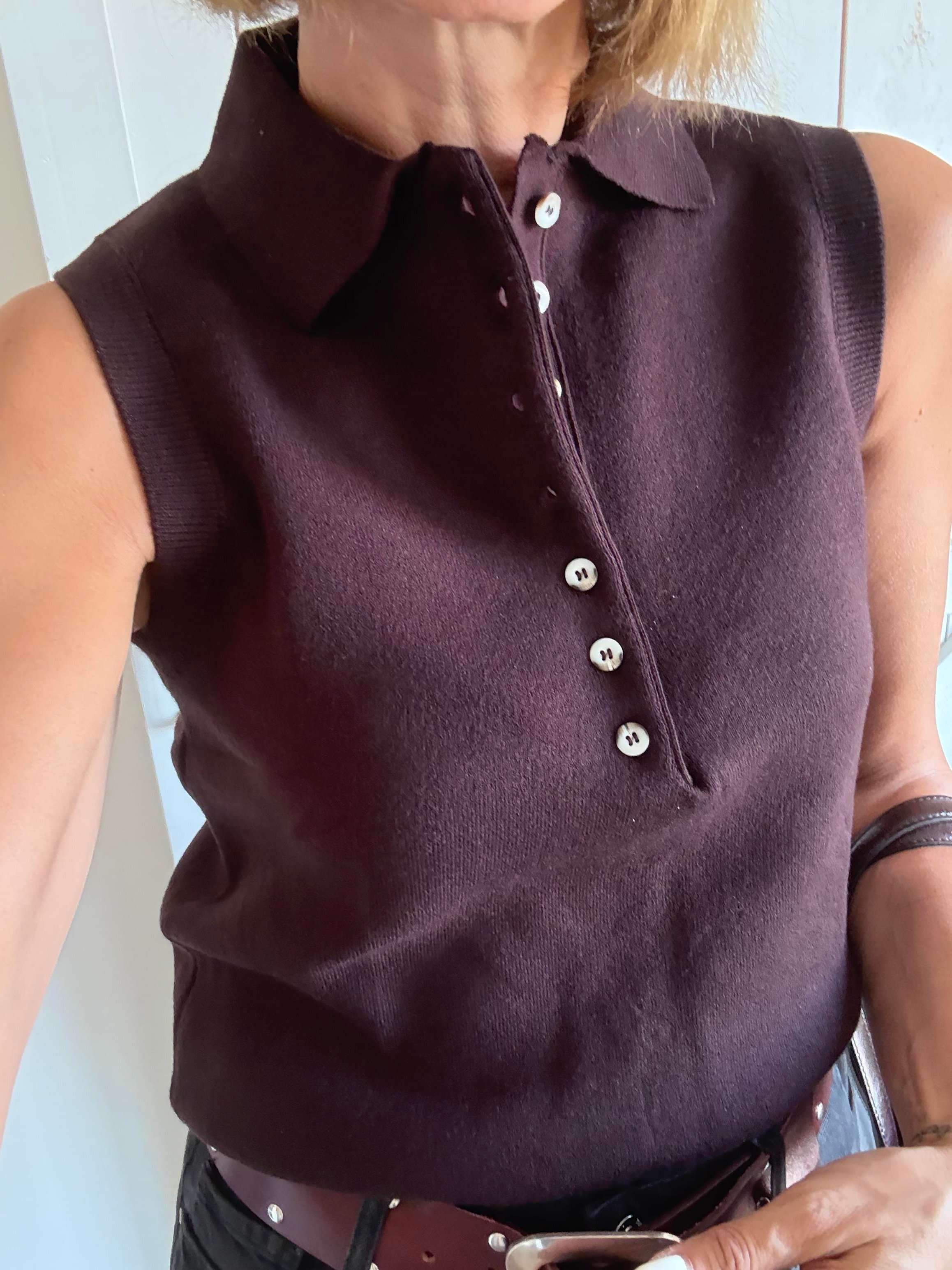 Çok Düğmeli Kahve Kolsuz Massi Triko