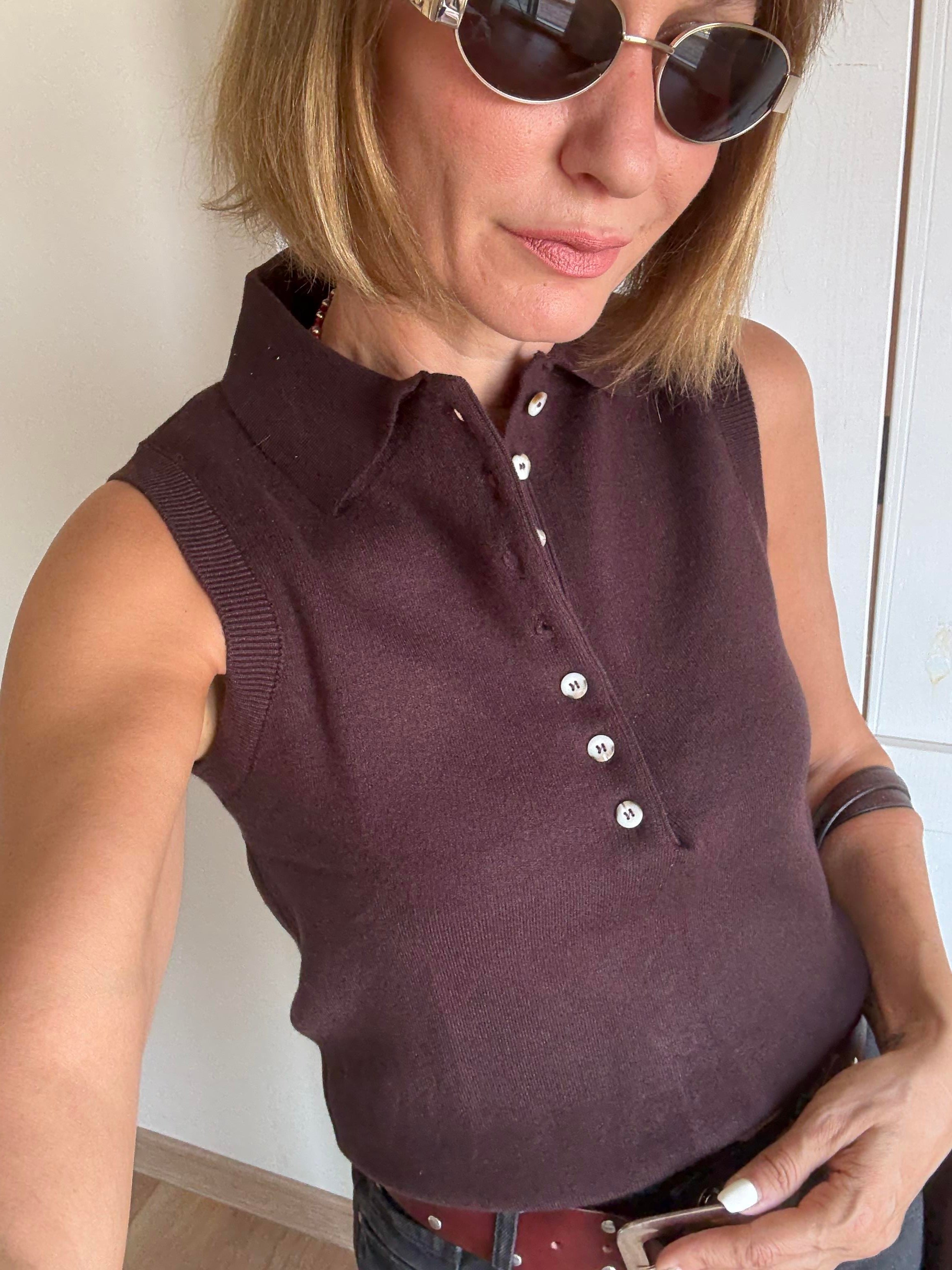 Çok Düğmeli Kahve Kolsuz Massi Triko