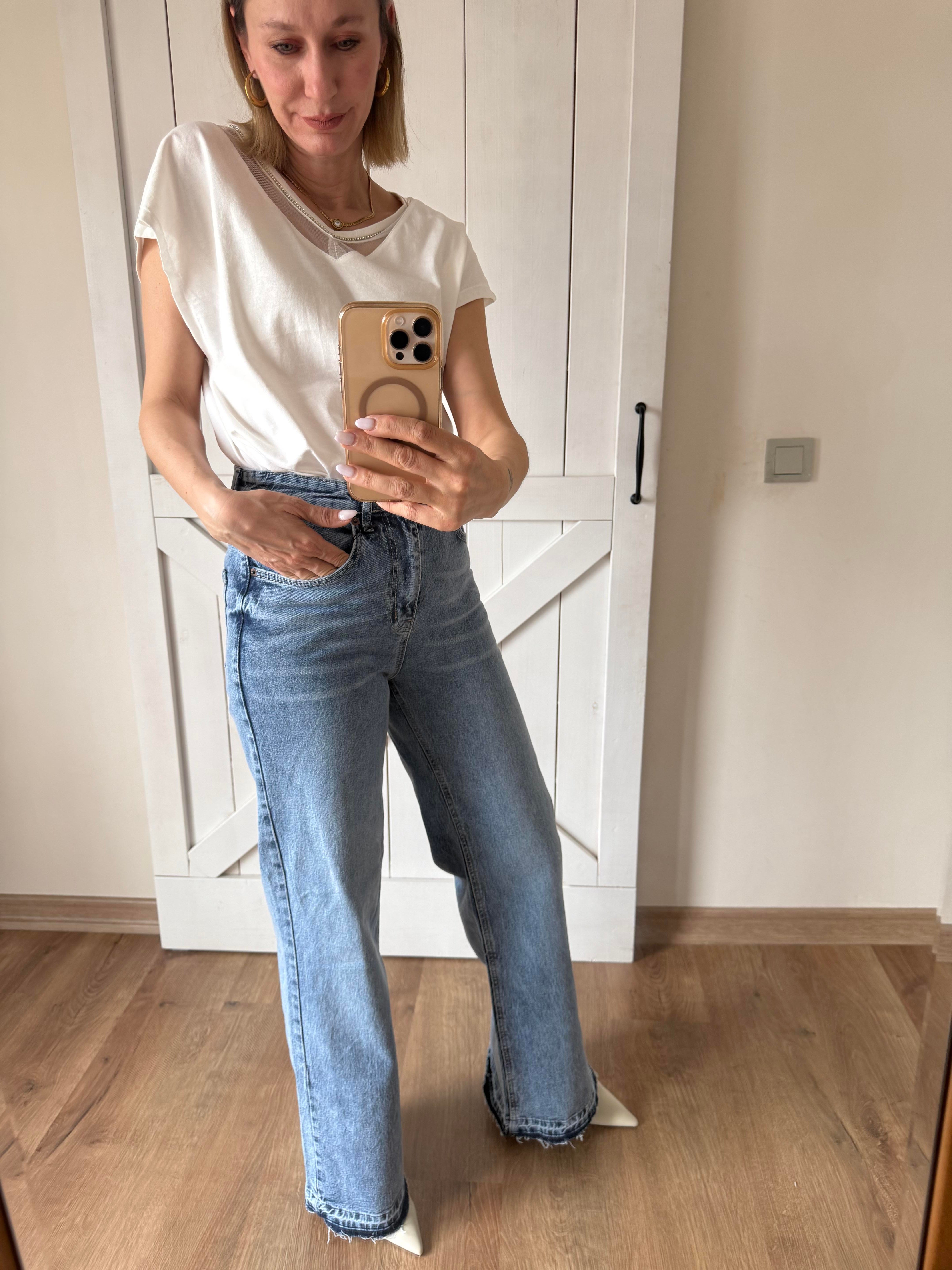 Dantel V Yaka Kırık Beyaz Tshirt