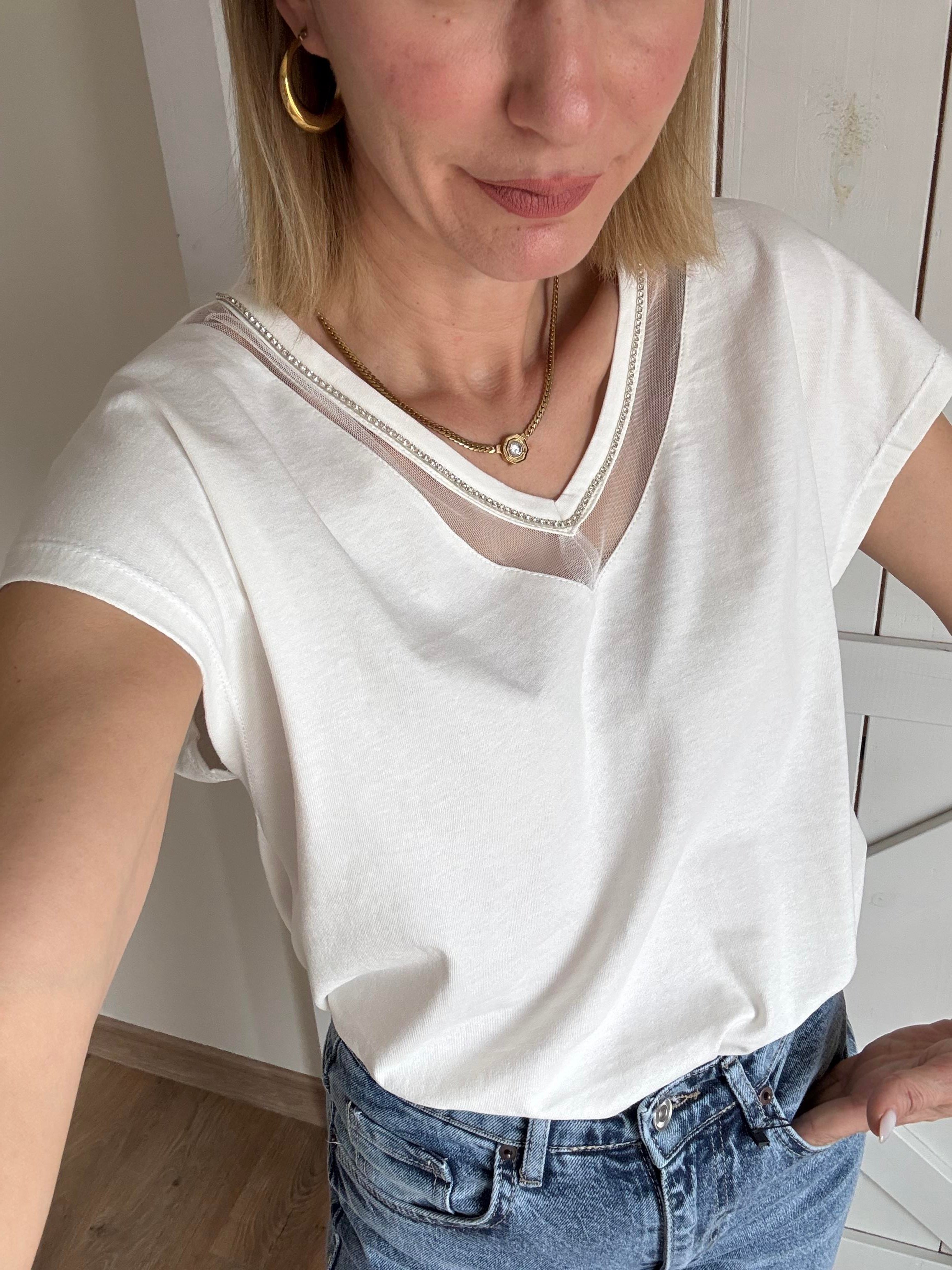 Dantel V Yaka Kırık Beyaz Tshirt