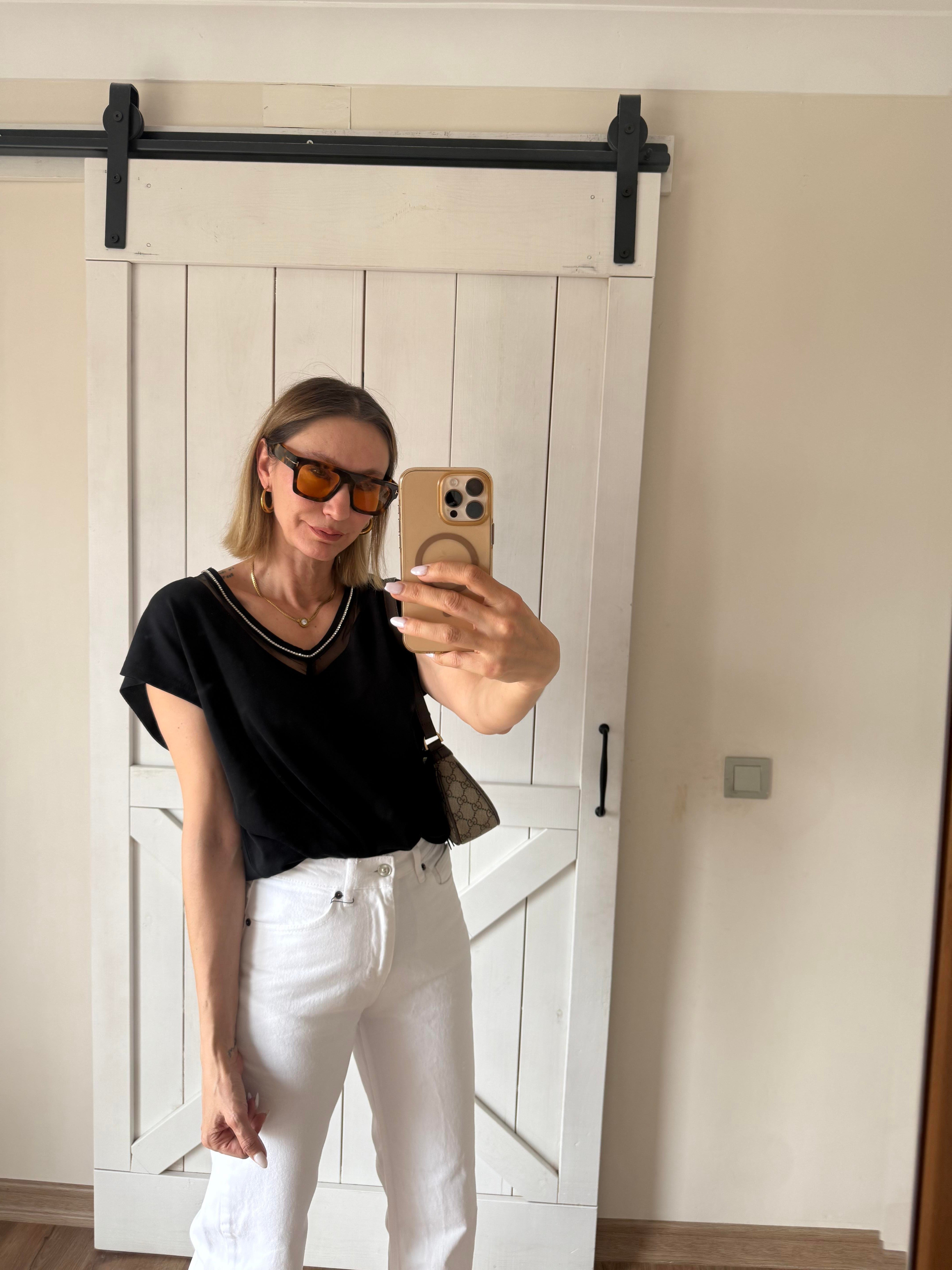 Dantel V Yaka Taş İşlemeli Tshirt