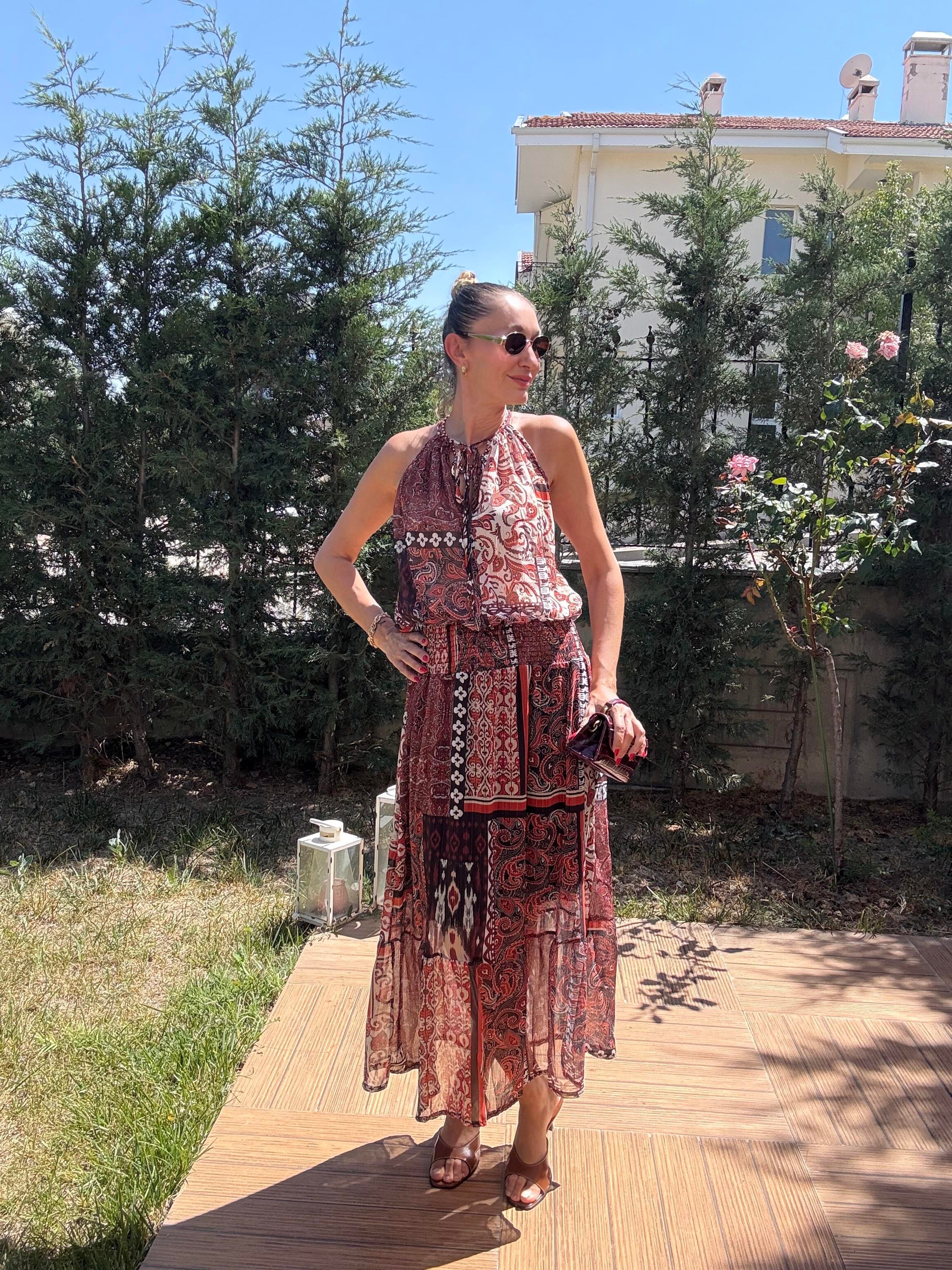 Desenli Metalik İplikli Elbise