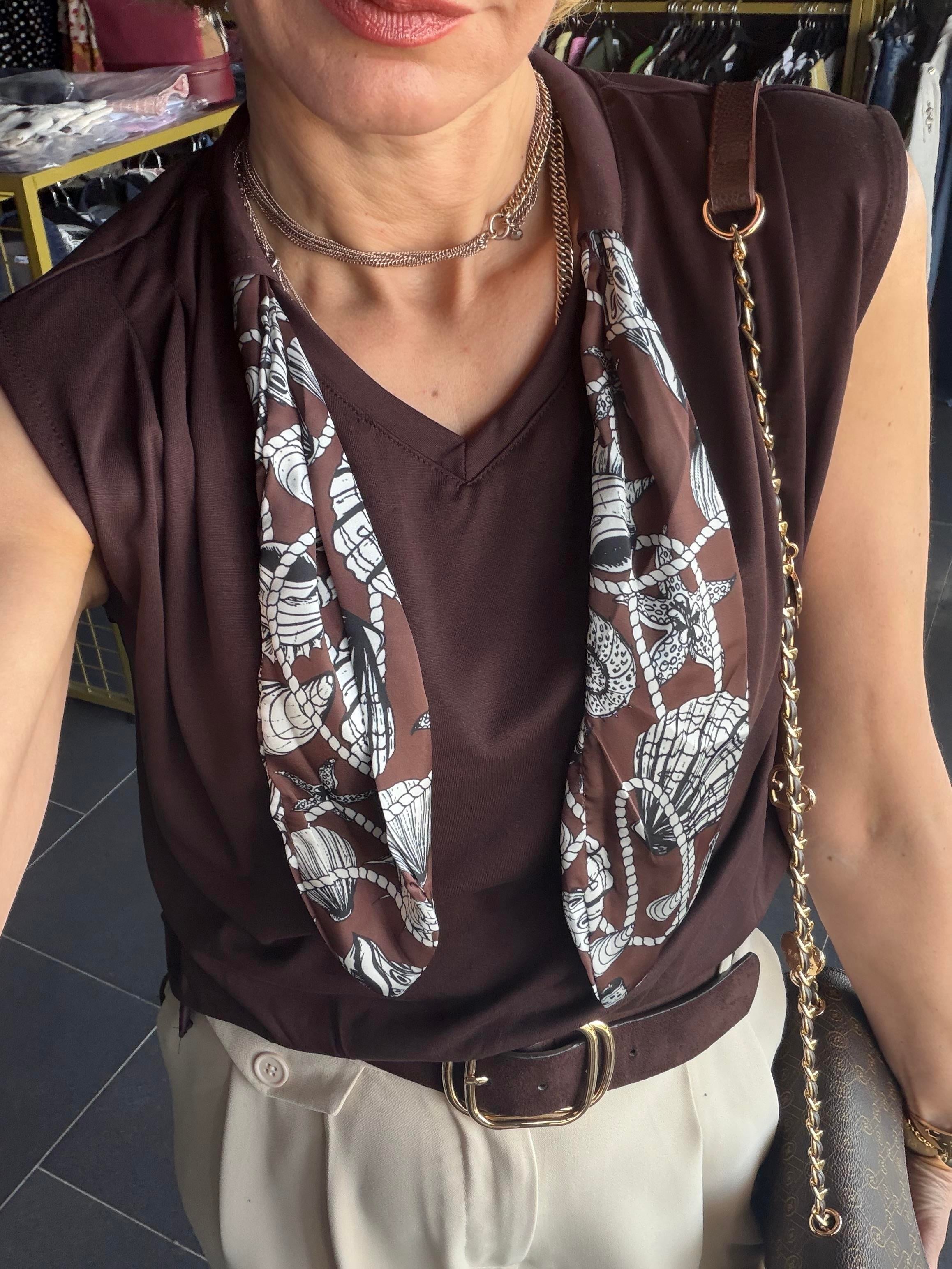 Diena Fularlı Kahve Tshirt