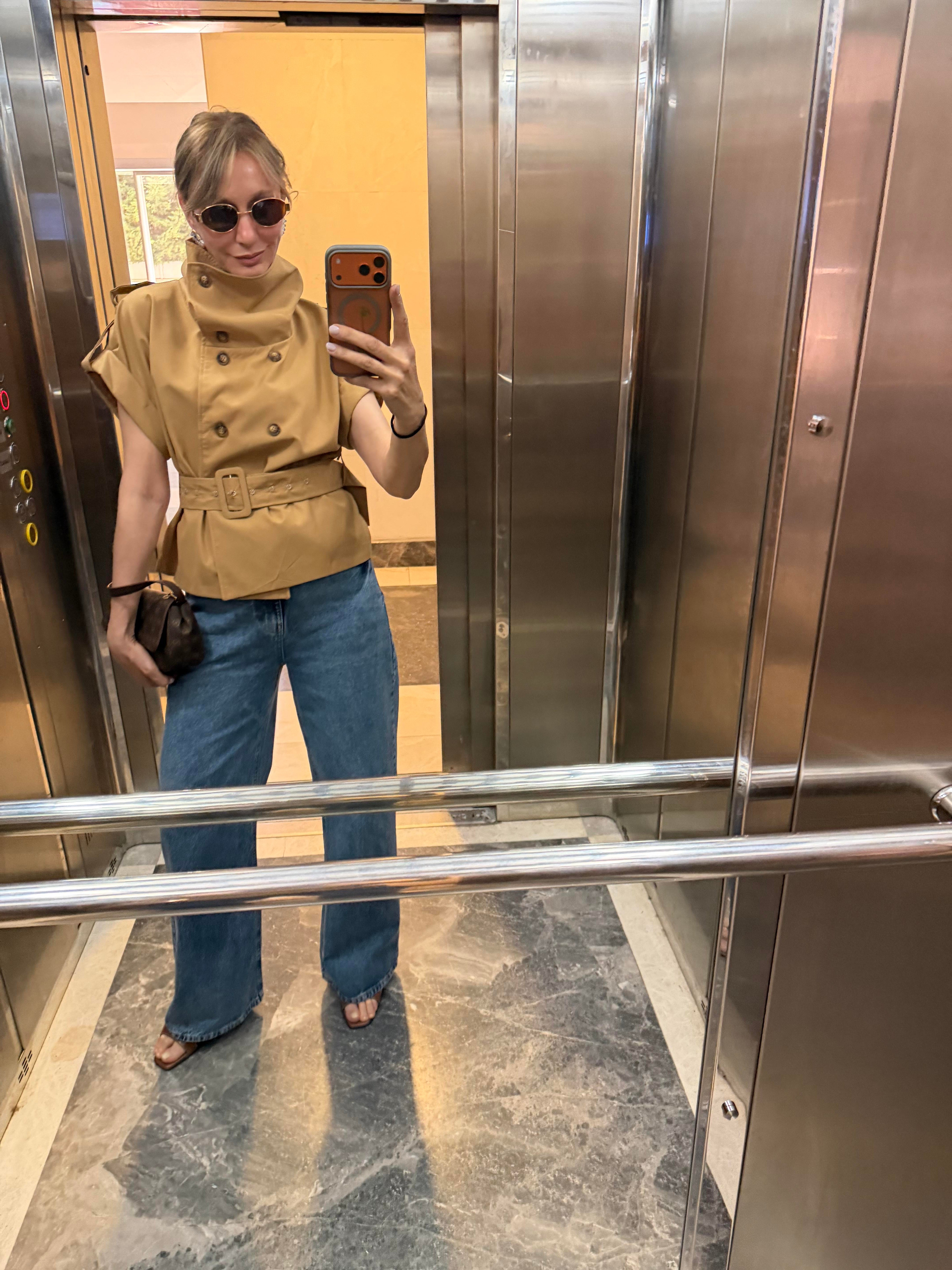 Dik Yaka Camel Premium Kısakollu Trenç