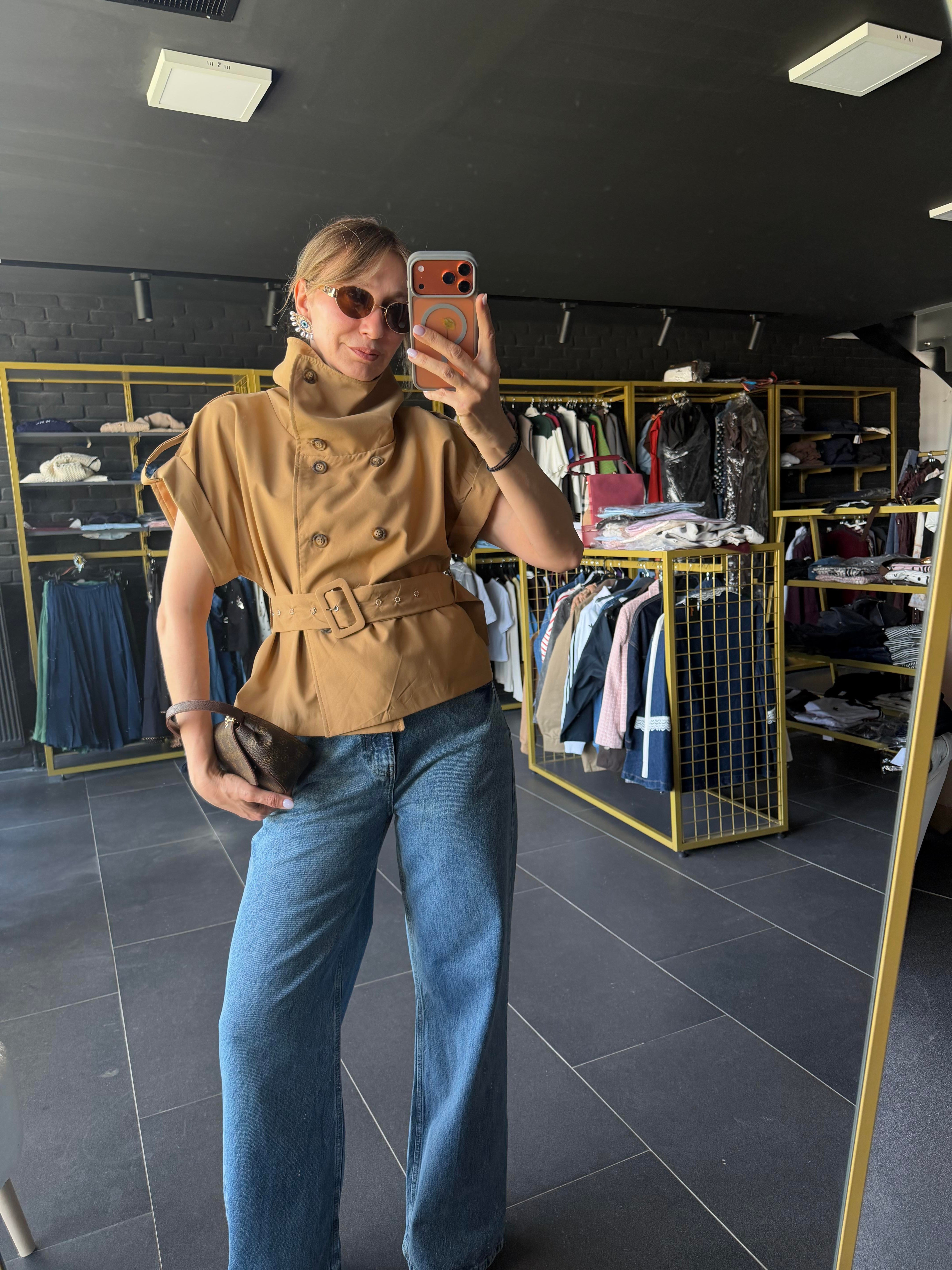 Dik Yaka Camel Premium Kısakollu Trenç