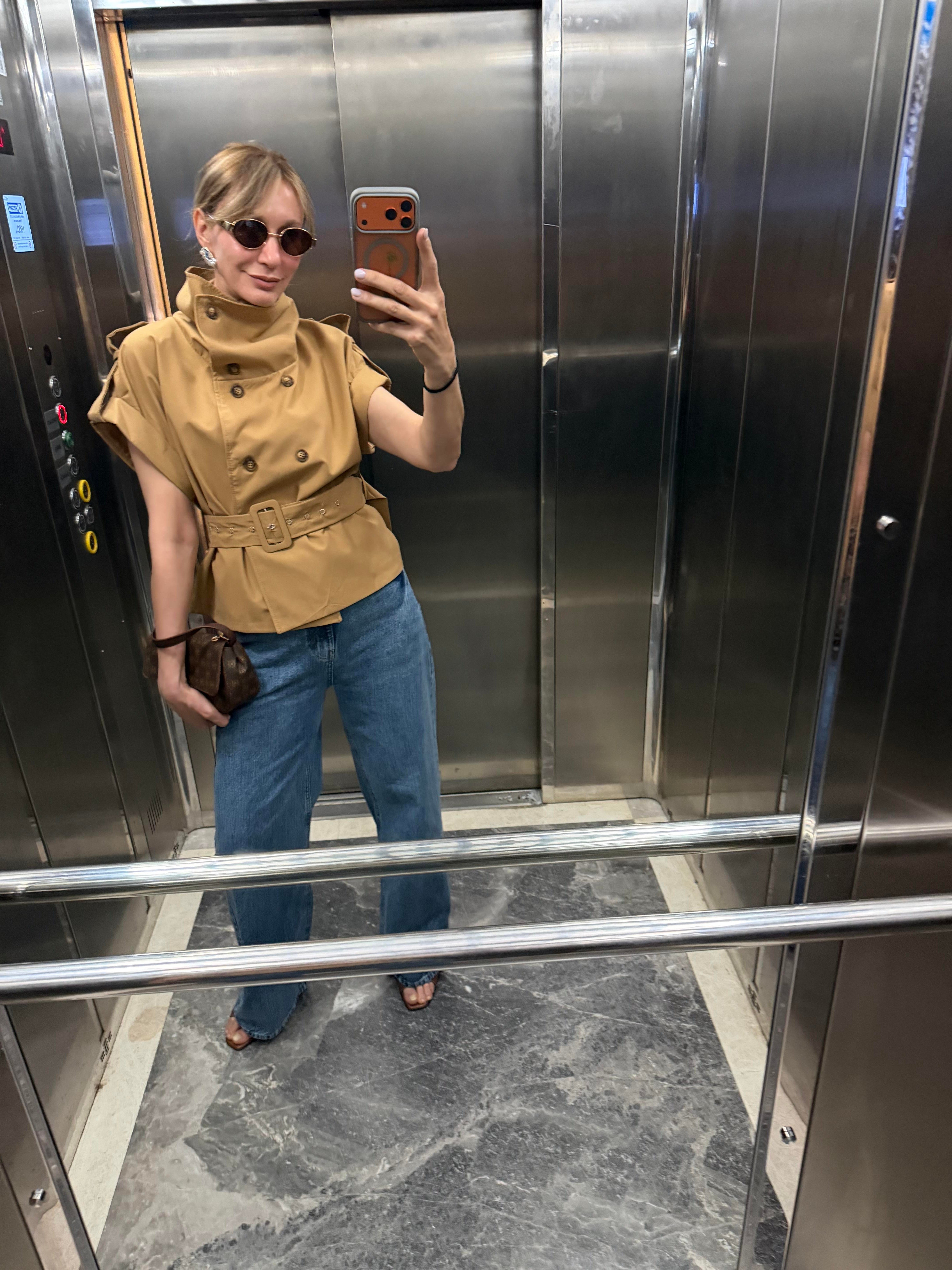 Dik Yaka Camel Premium Kısakollu Trenç